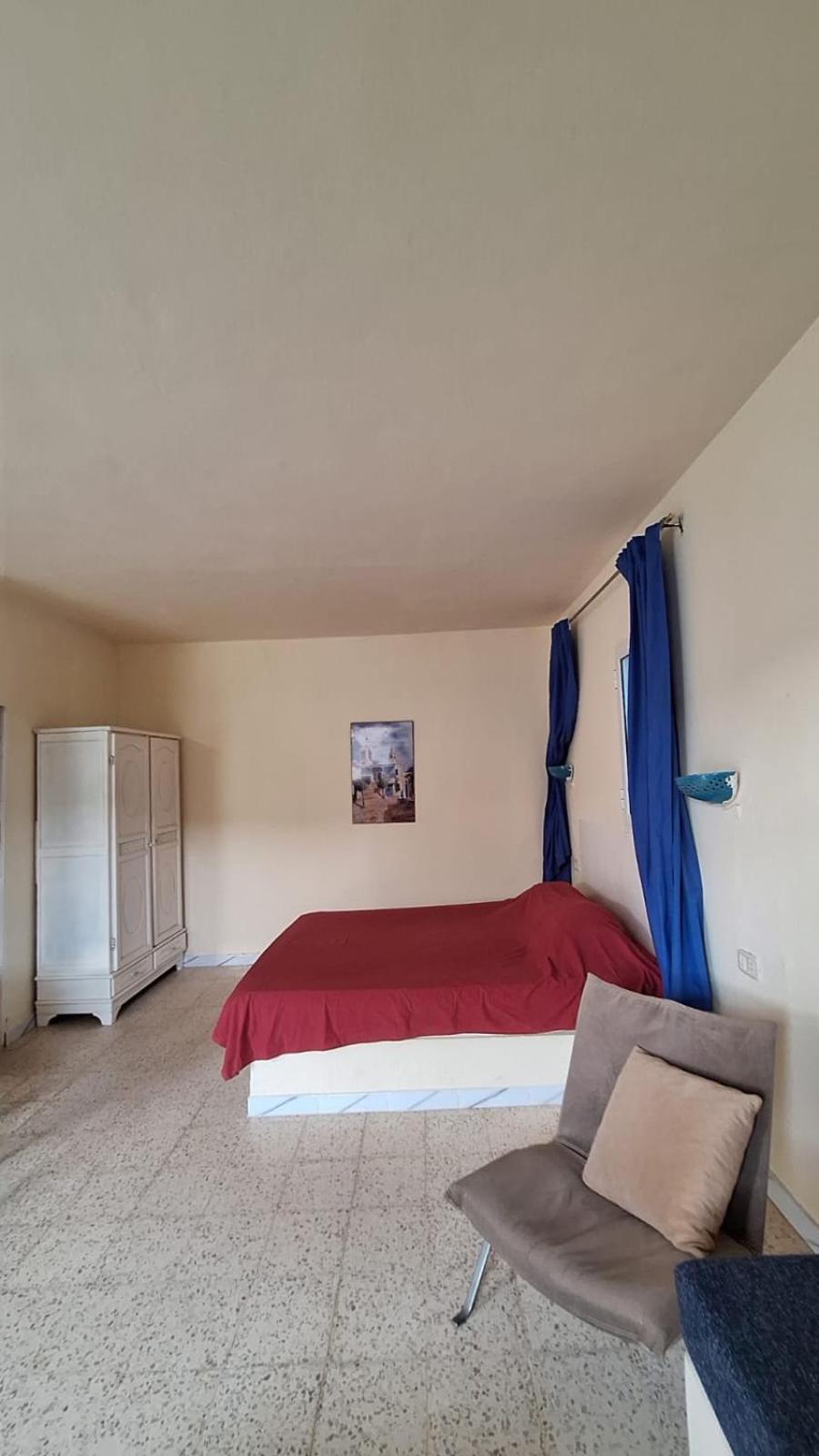 One-Bedroom House photo 1