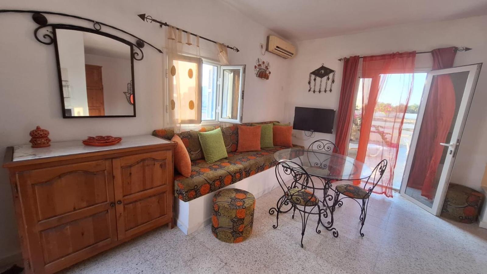 One-Bedroom House photo 2