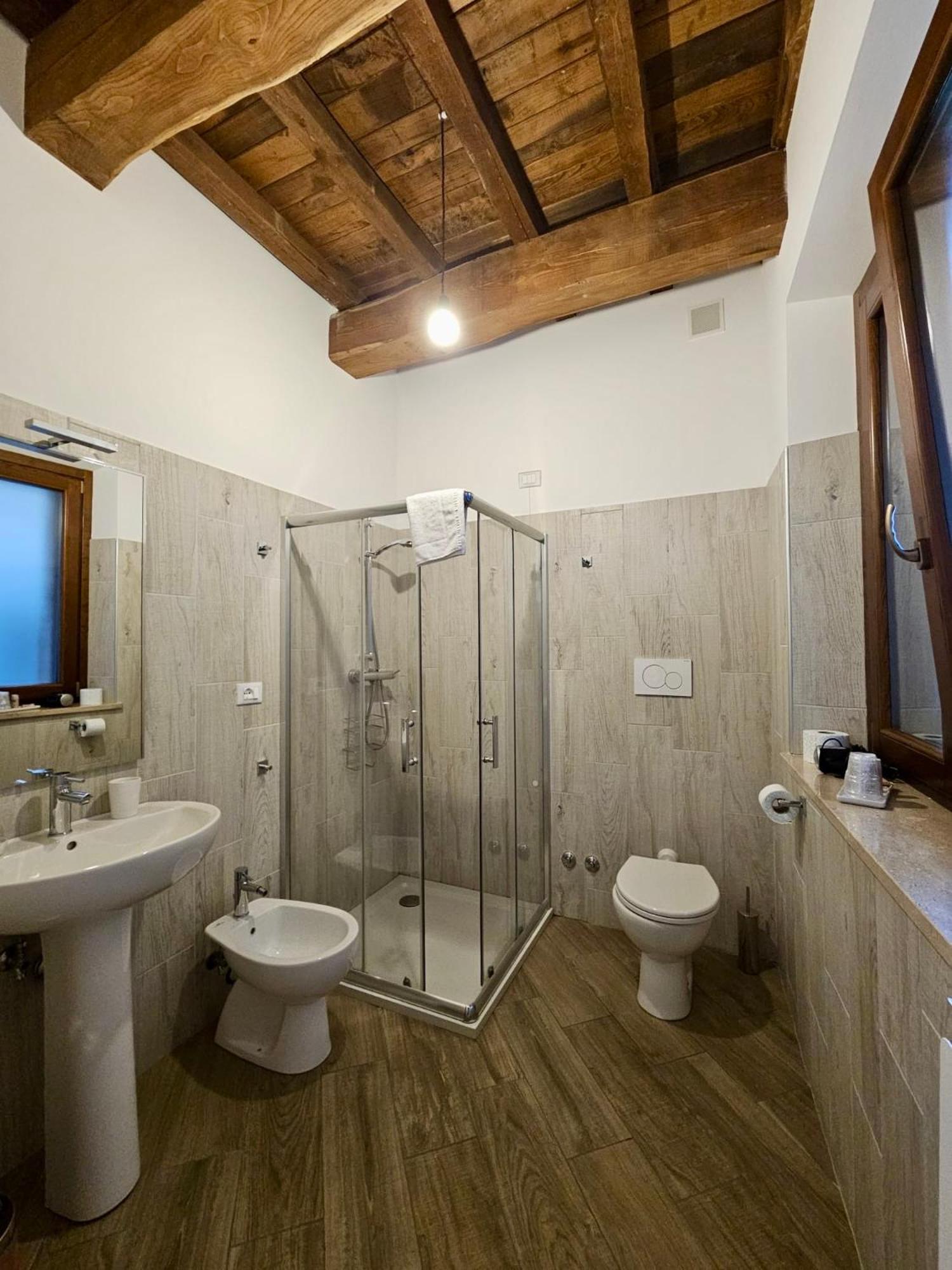 Triple Room with Private Bathroom - Photo 18