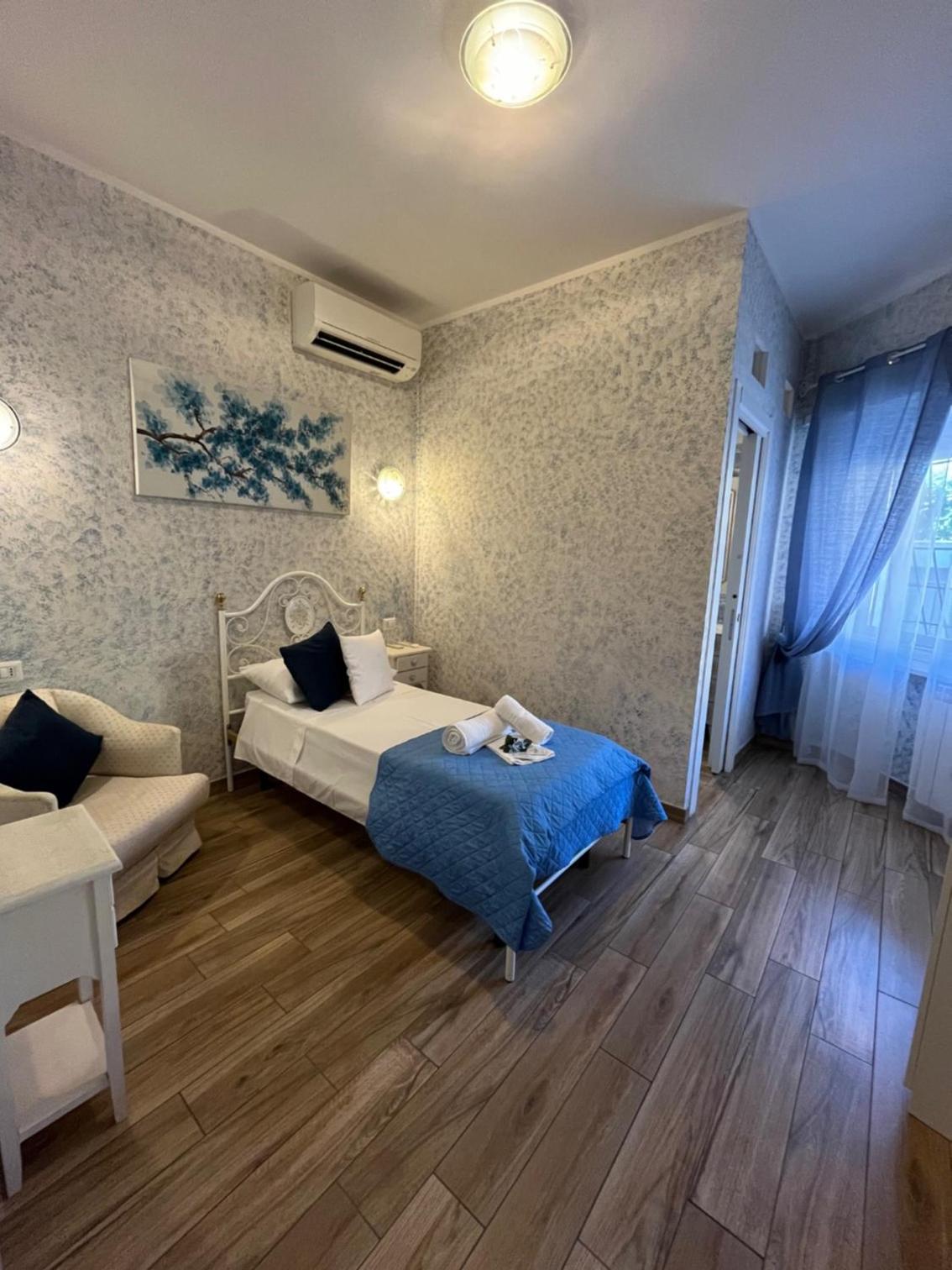Deluxe Single Room photo 1