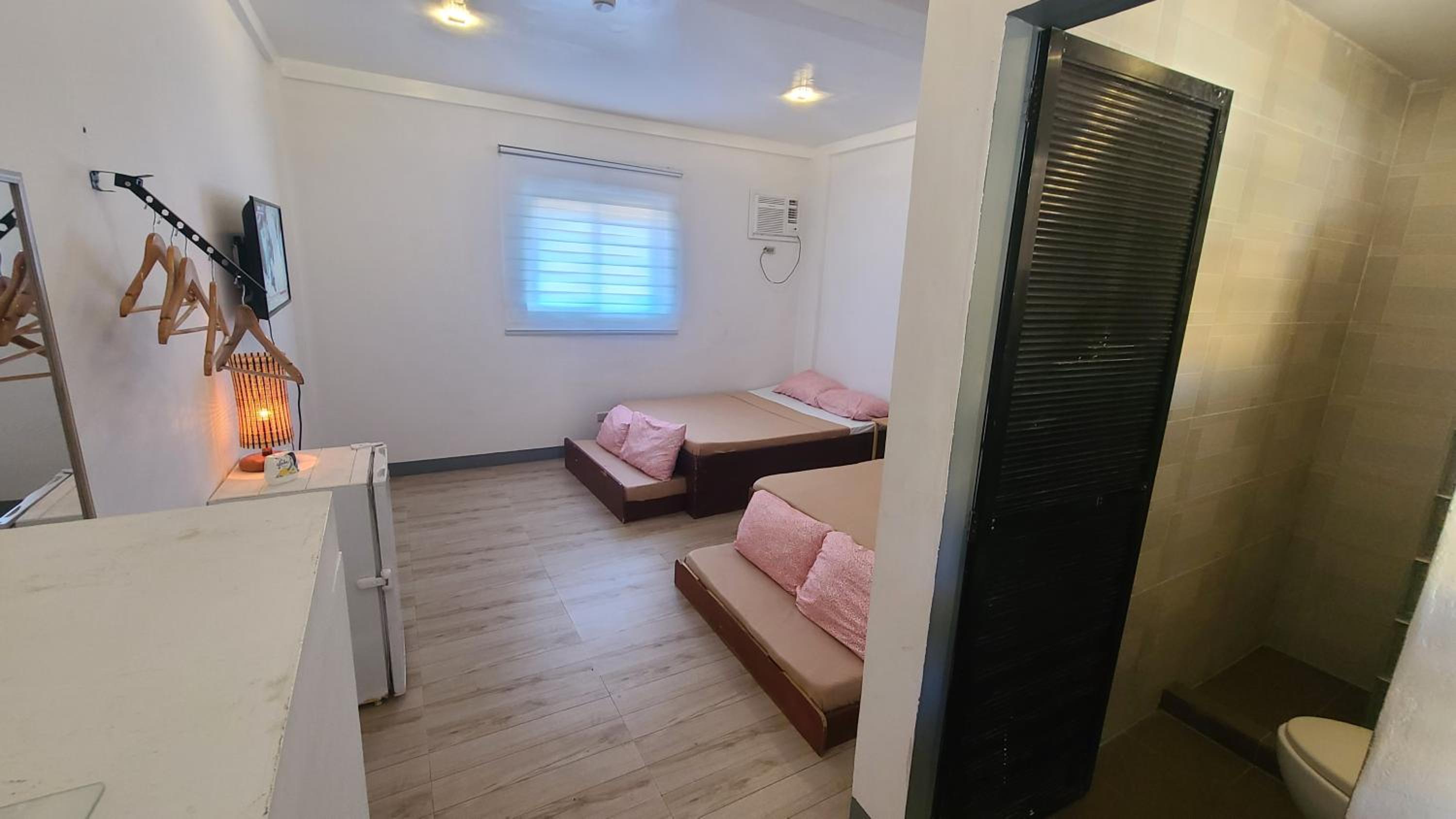 Family Room With Private Bathroom photo 2