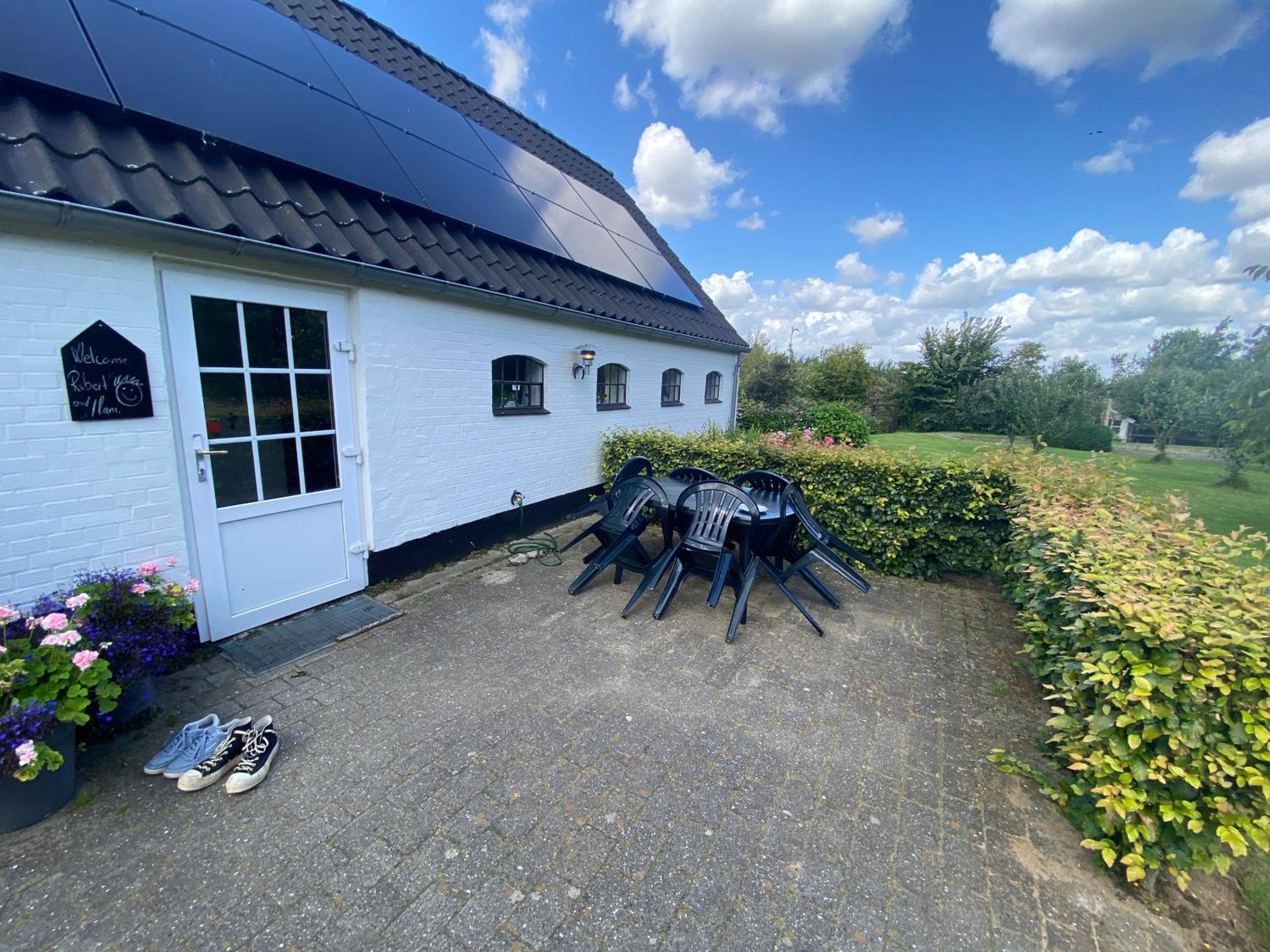Four-Bedroom Apartment photo 3