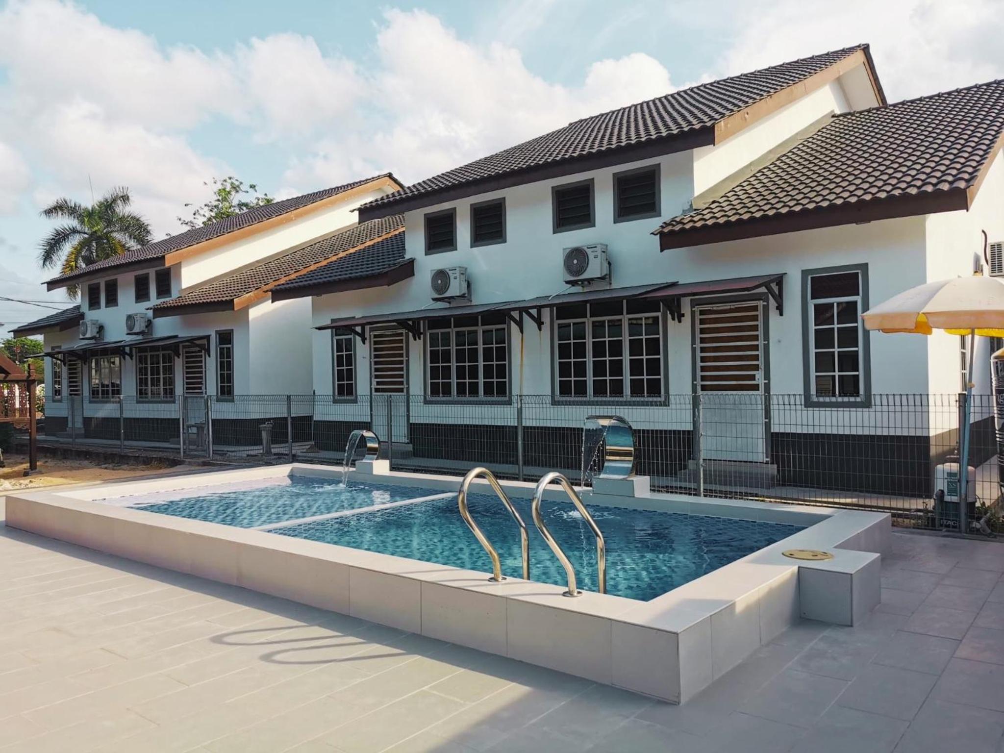 Three-Bedroom Villa photo 2