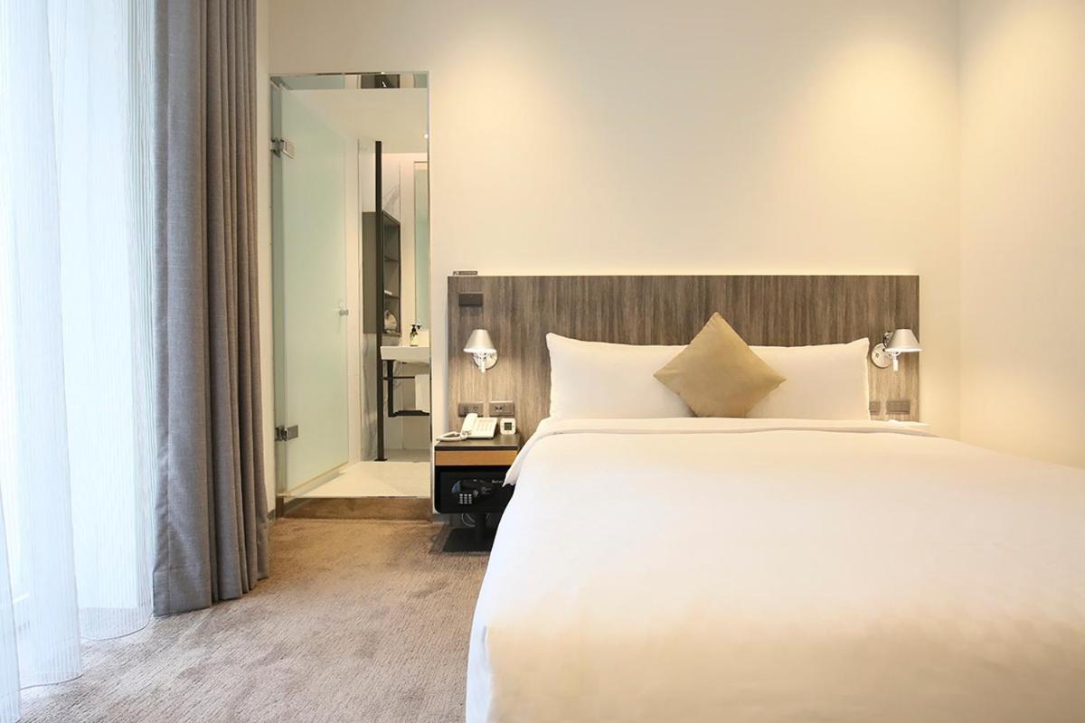 Elite Balcony Room photo 2