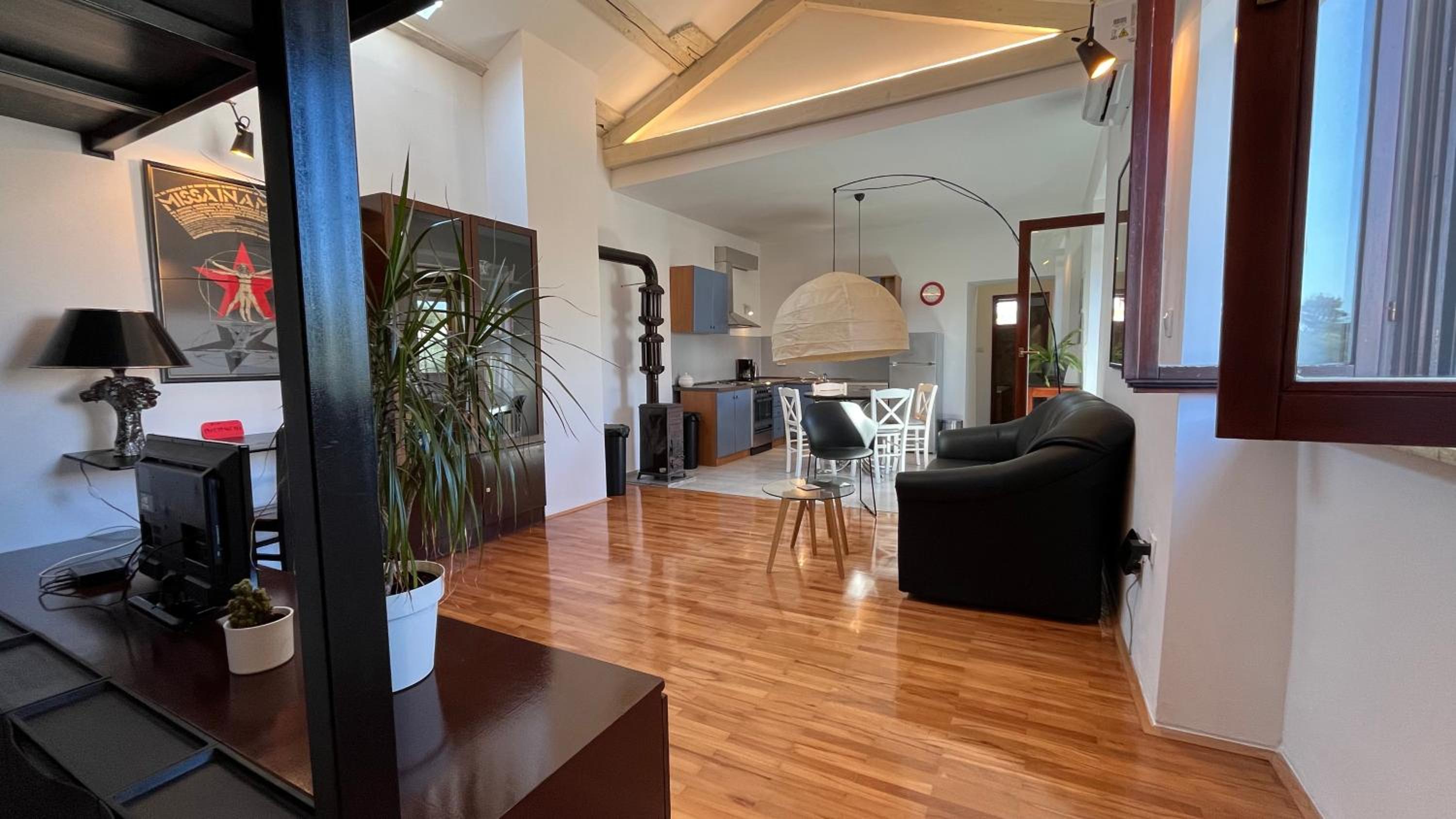 Apartment with Balcony - Photo 18