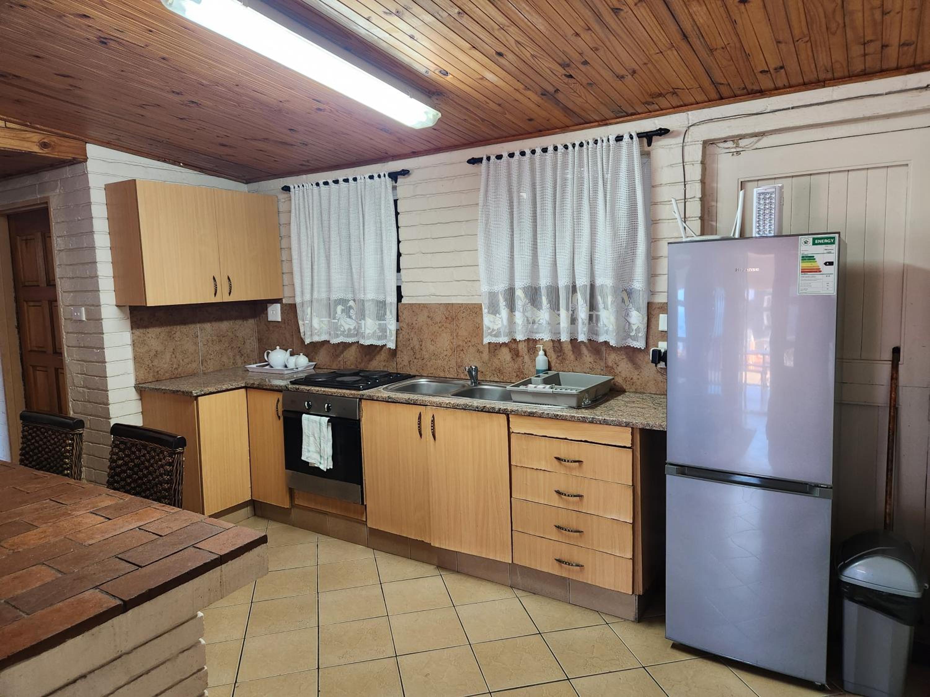 Family Room - Photo 2