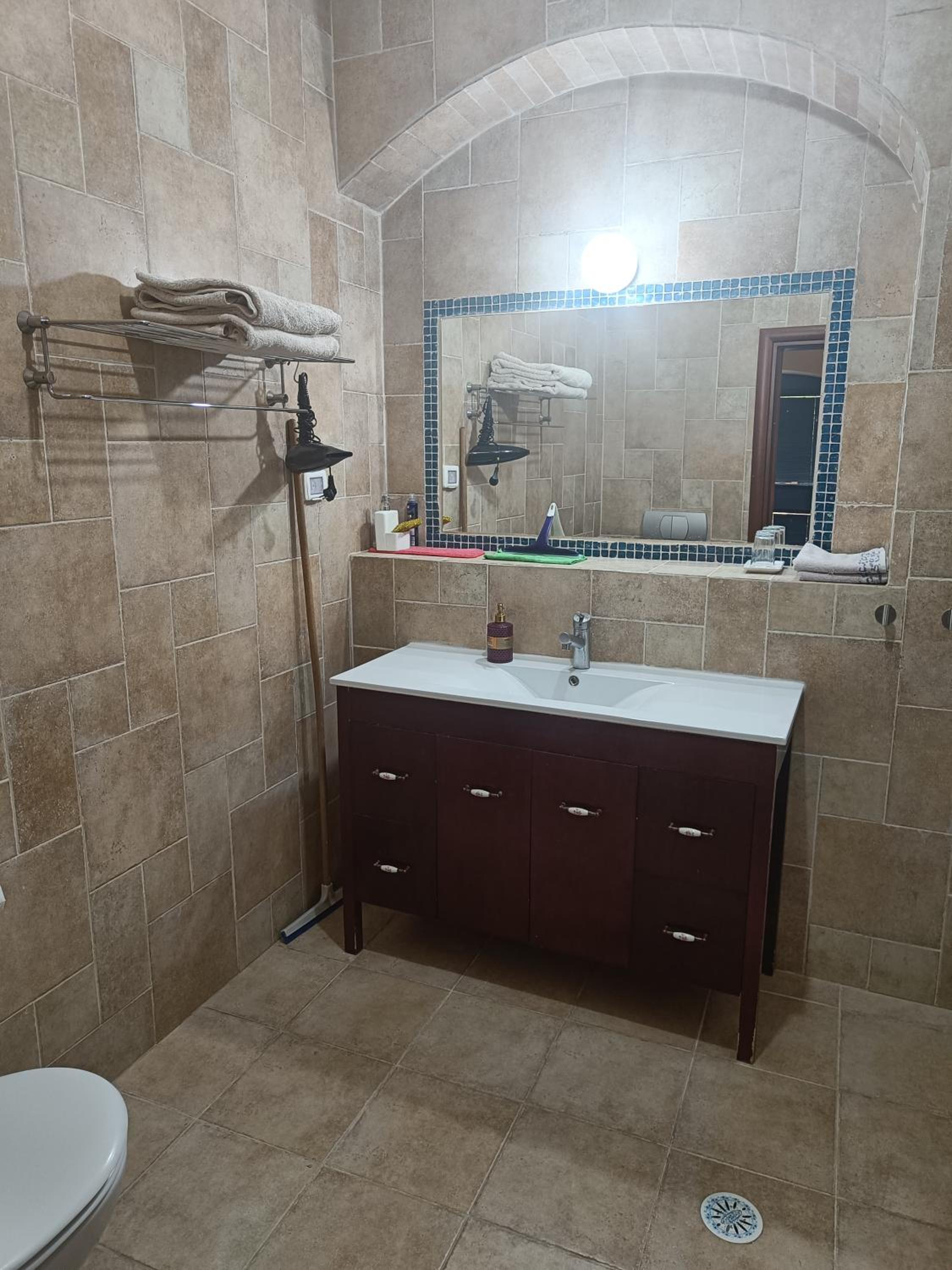 Deluxe Double Room with Bath photo 3