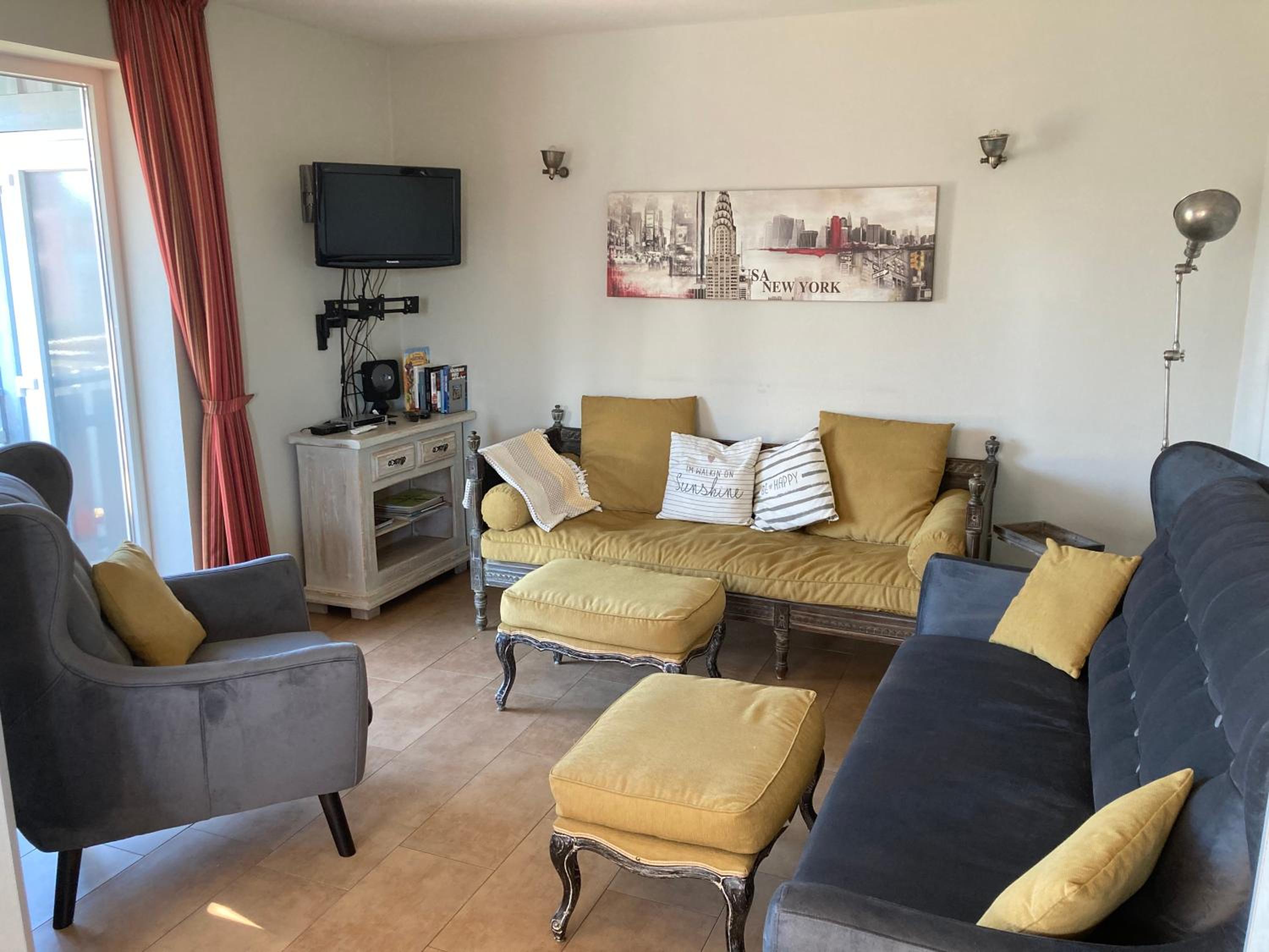 Apartment with Lake View photo 2