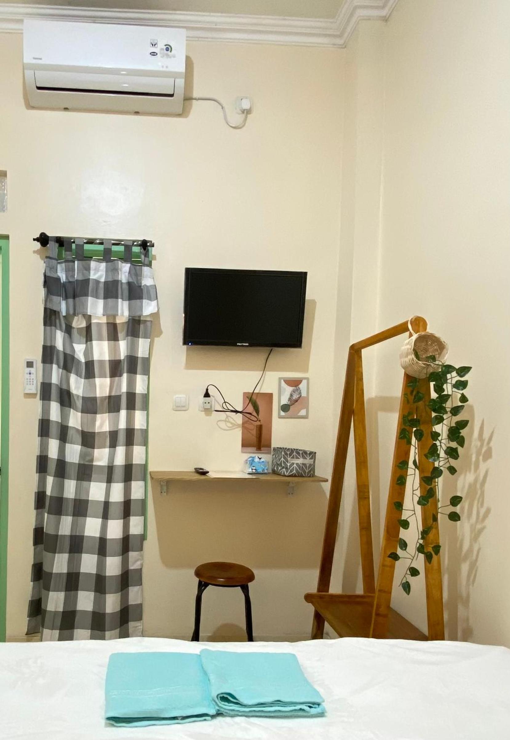 Deluxe Double Room (2 Adults + 1 Child) photo 2