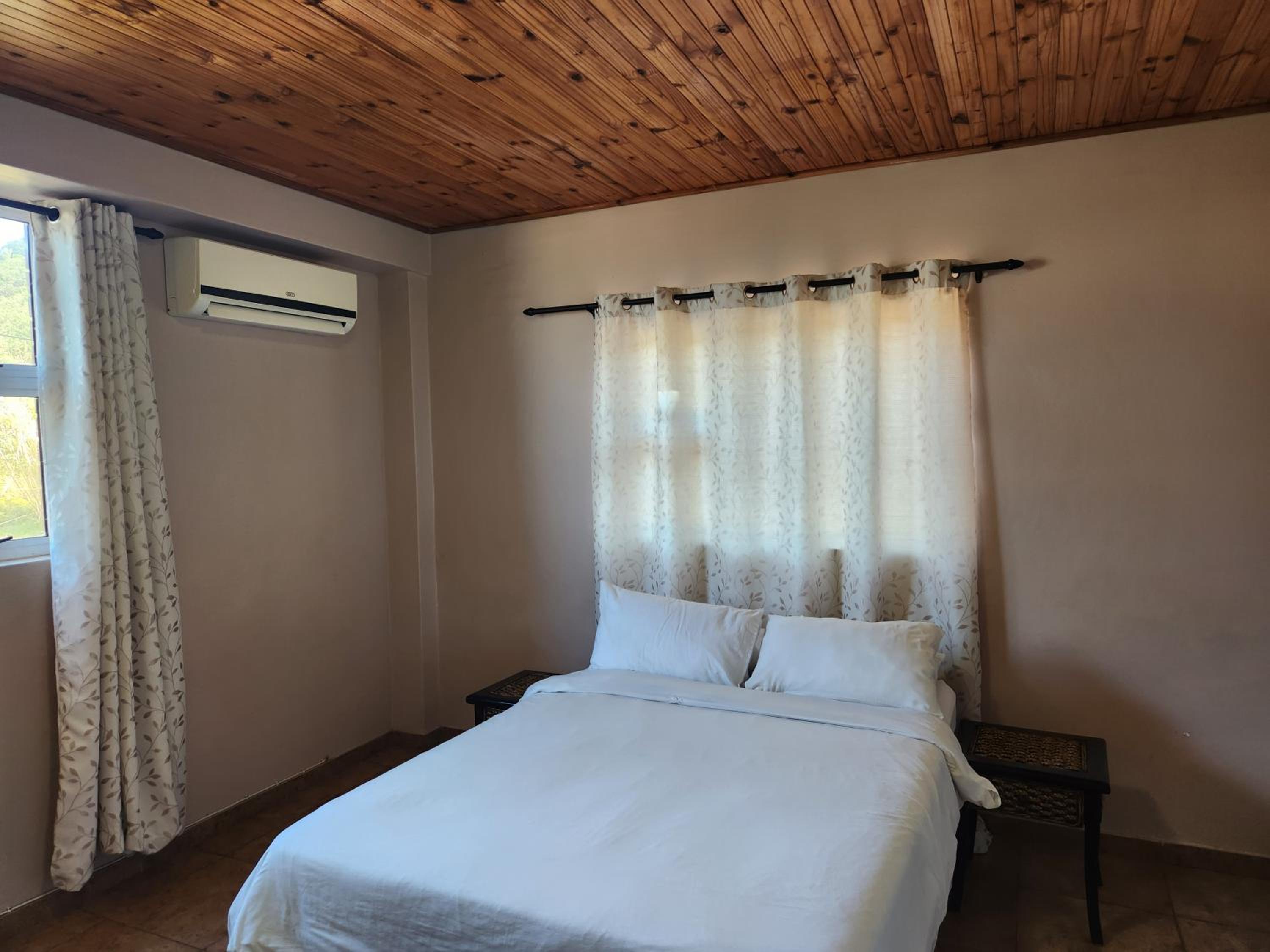 Large Chalet - Photo 13