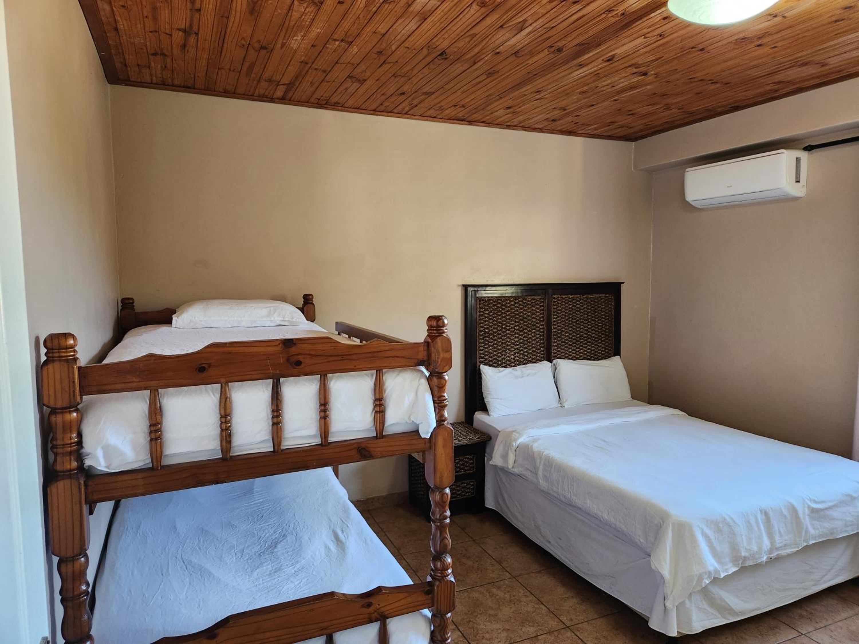 Large Chalet - Photo 14