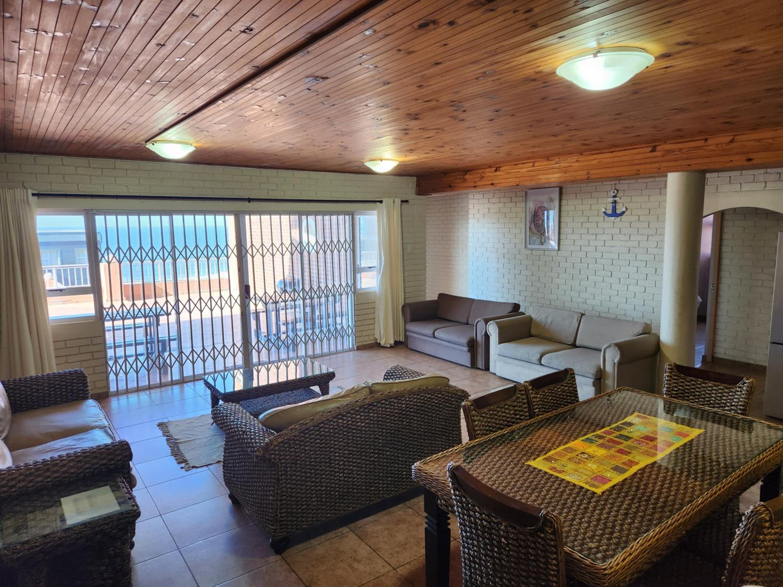 Large Chalet - Photo 16