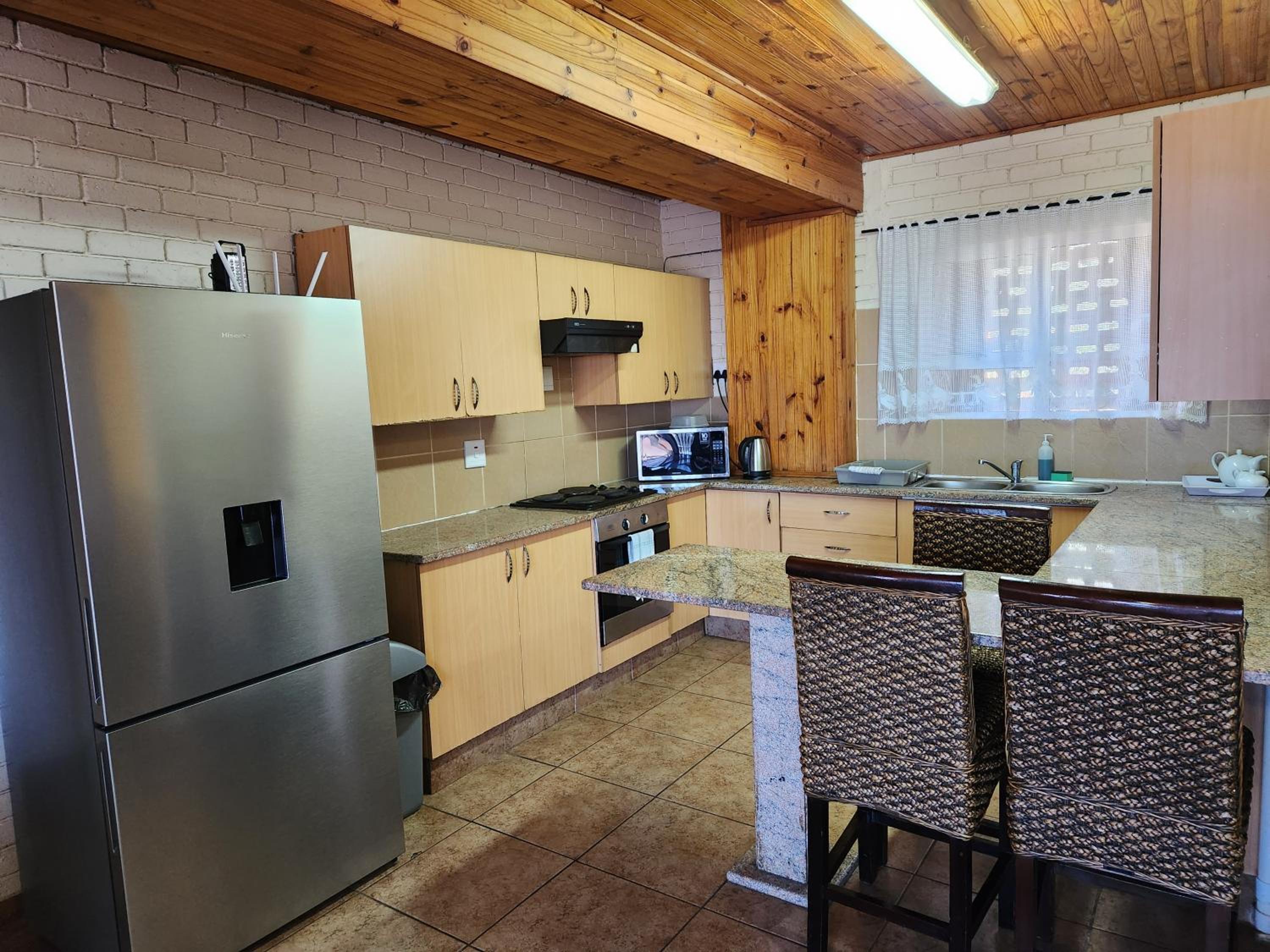 Large Chalet - Photo 2