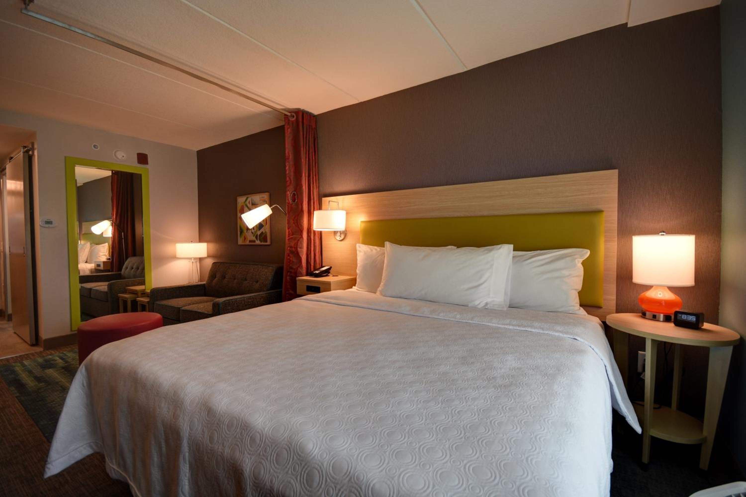 King Studio Suite with Sofa Bed photo 2