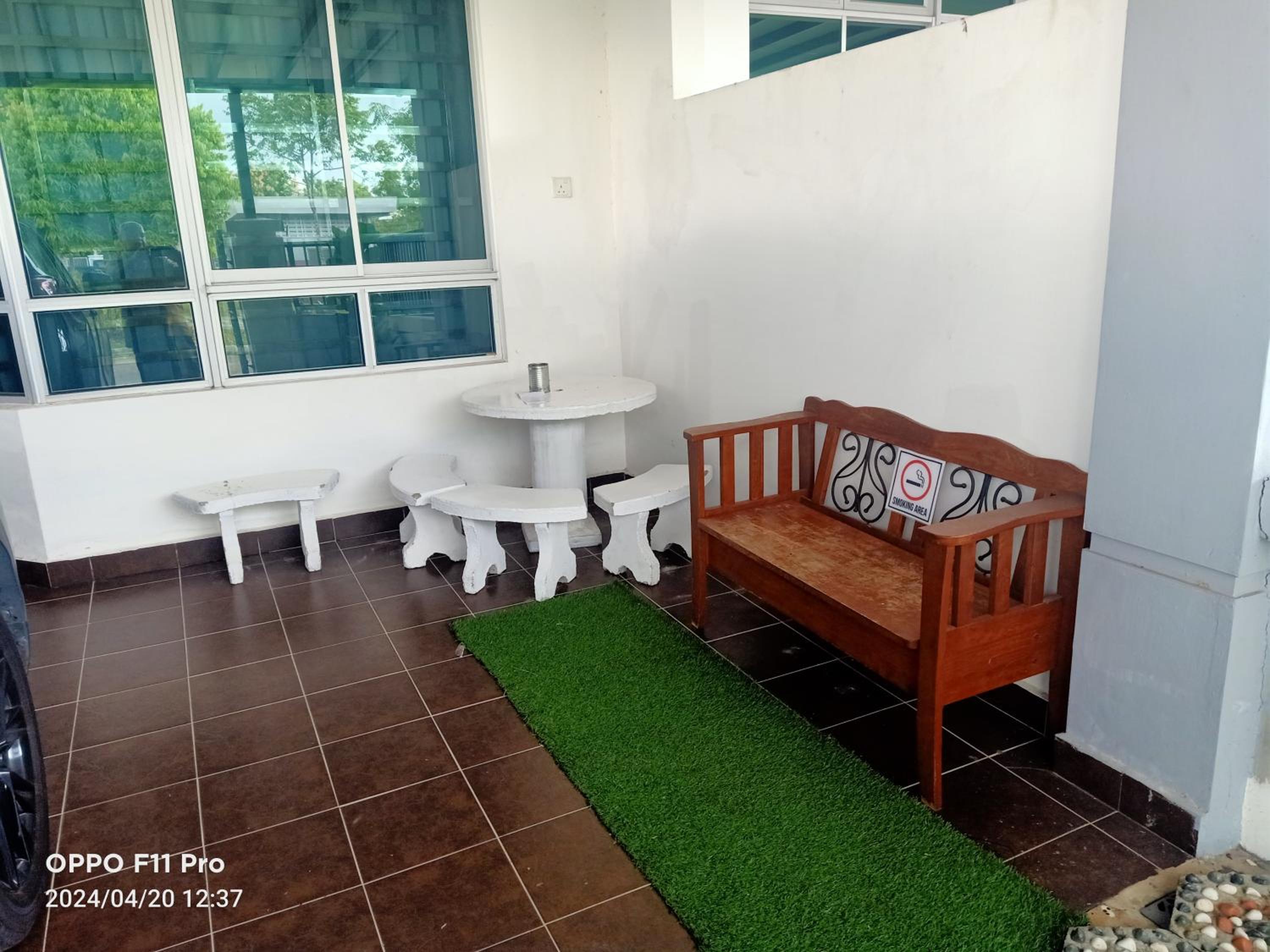 Three-Bedroom House photo 2