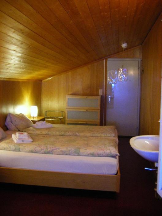 Simple attic room with Shared Bathroom (no elevator access) photo 3