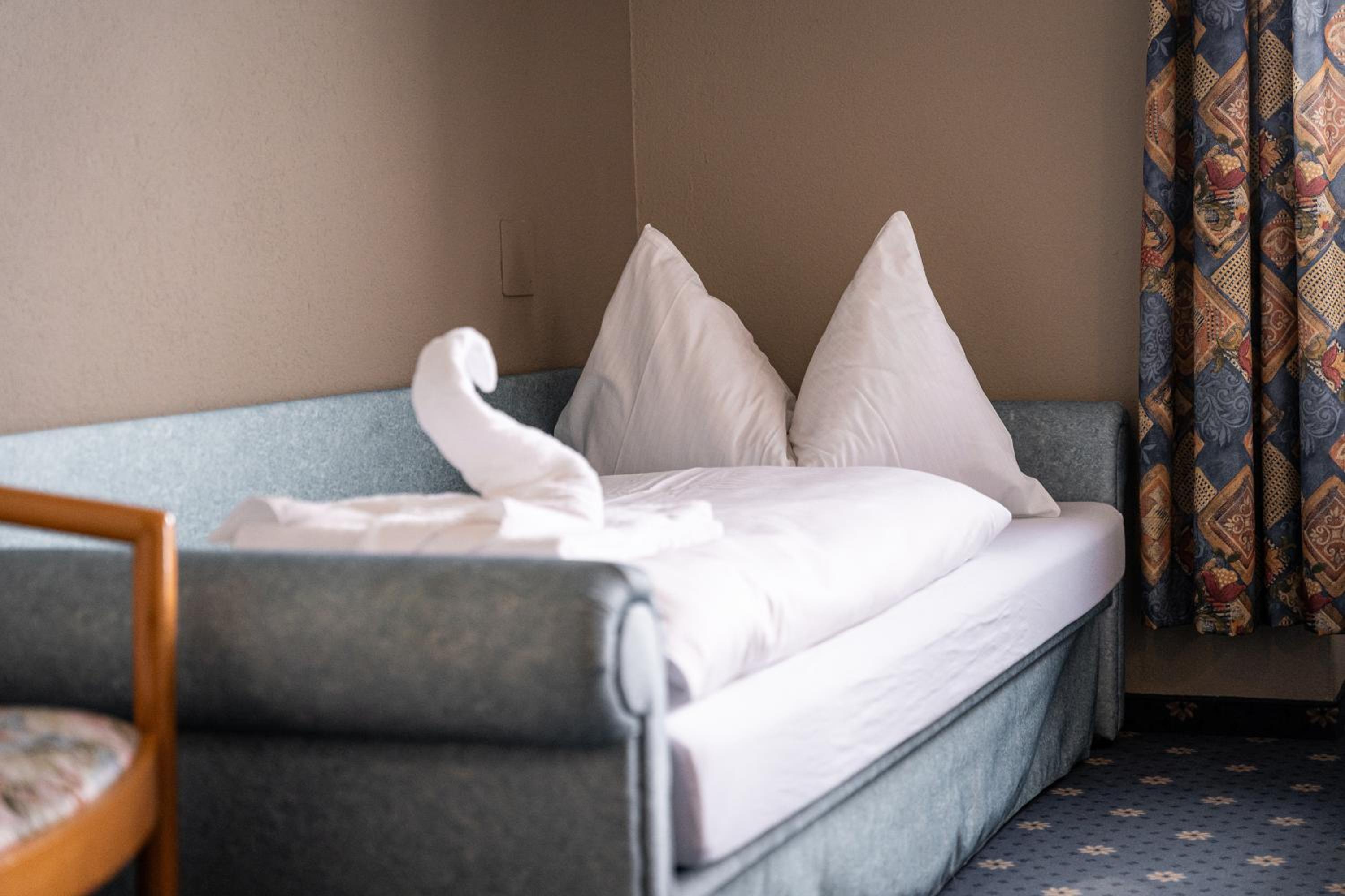 Deluxe Double Room with Extra Bed - Photo 6