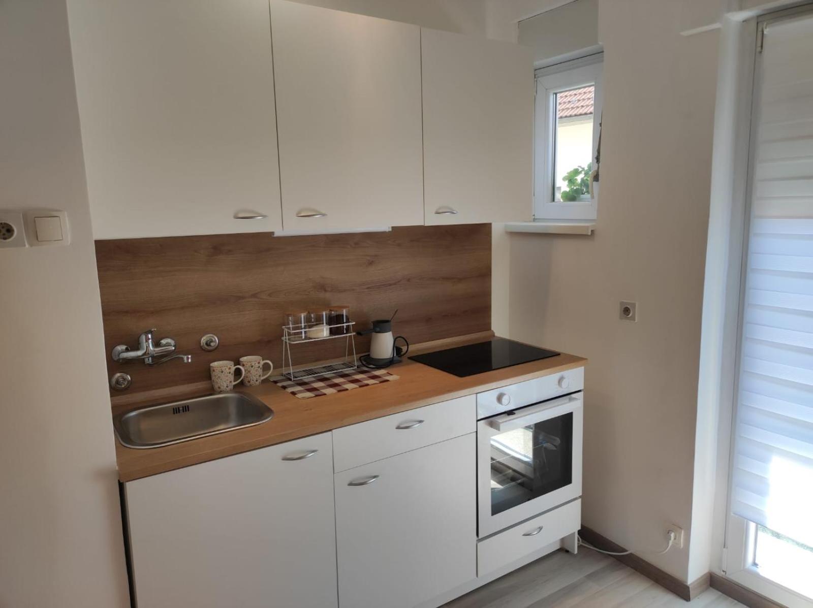Studio Apartment with Balcony photo 2