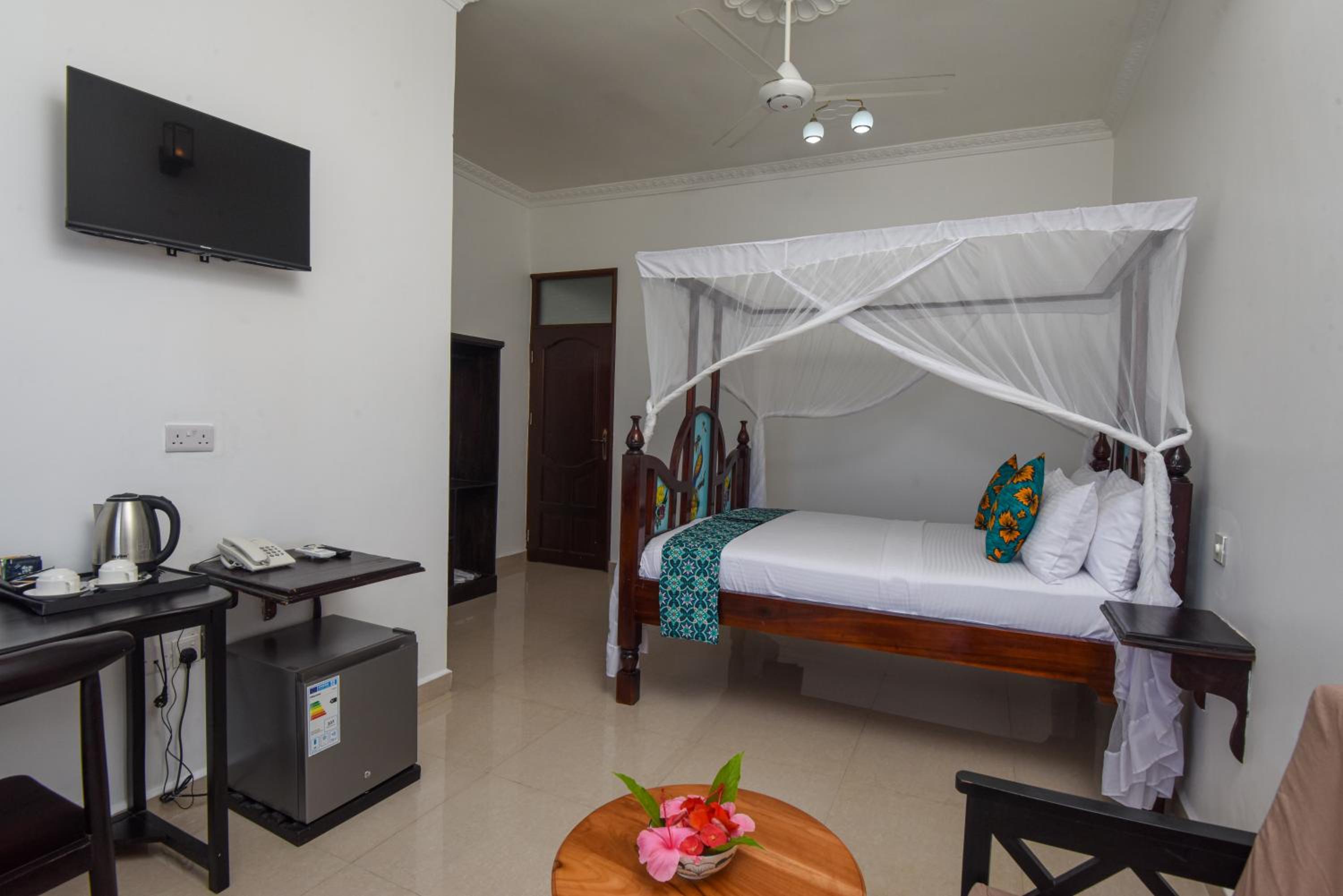 Deluxe Double Room with Balcony and Sea View photo 2