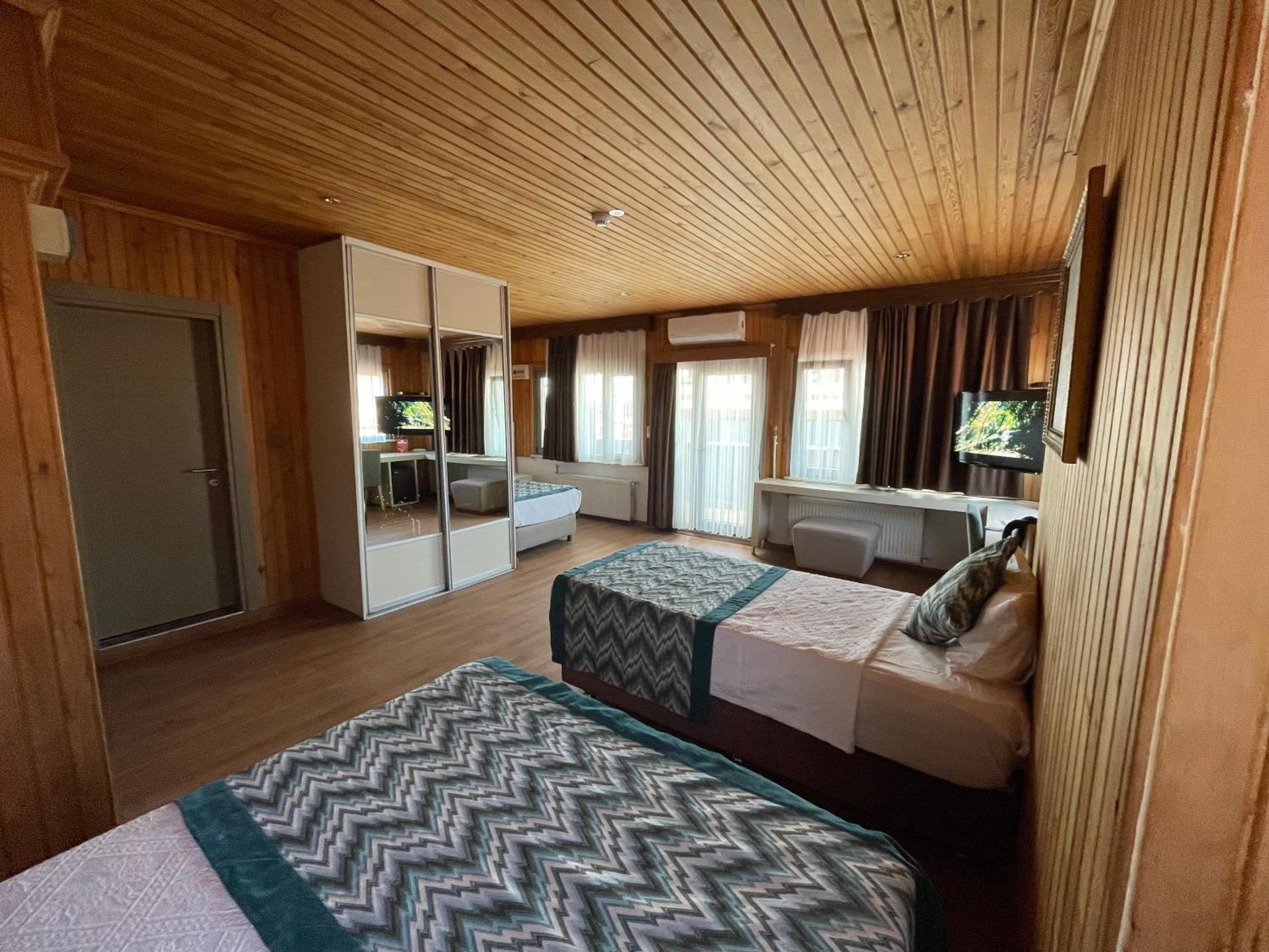 Family Room photo 1