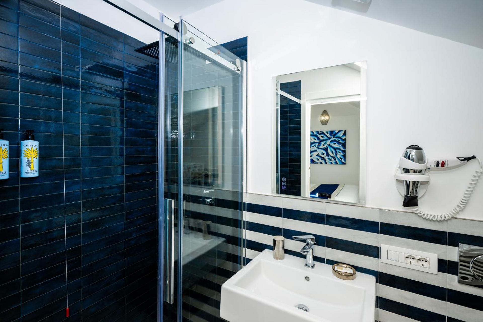 Classic Double Room with Sea View - Attic - Photo 6
