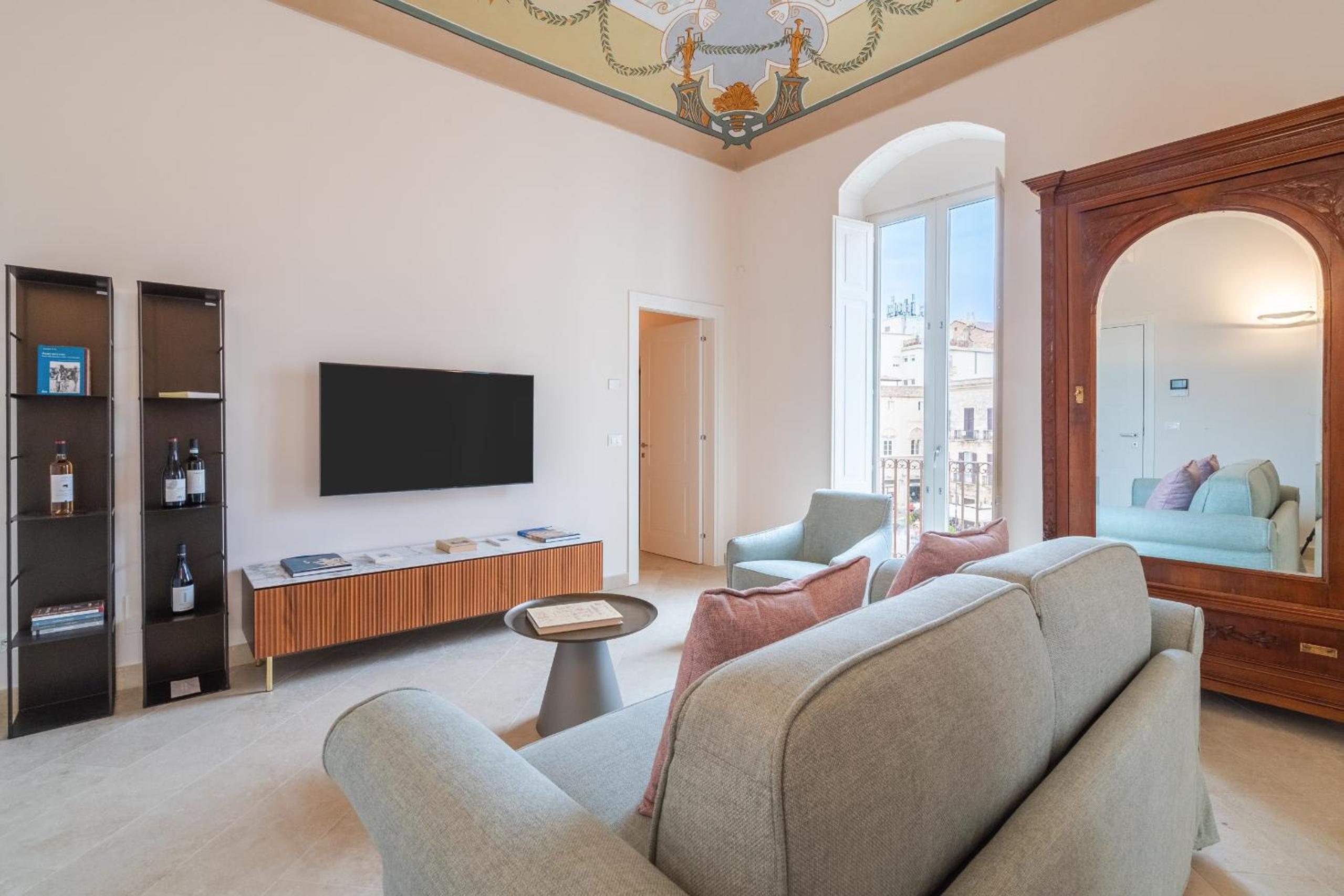 Deluxe Apartment