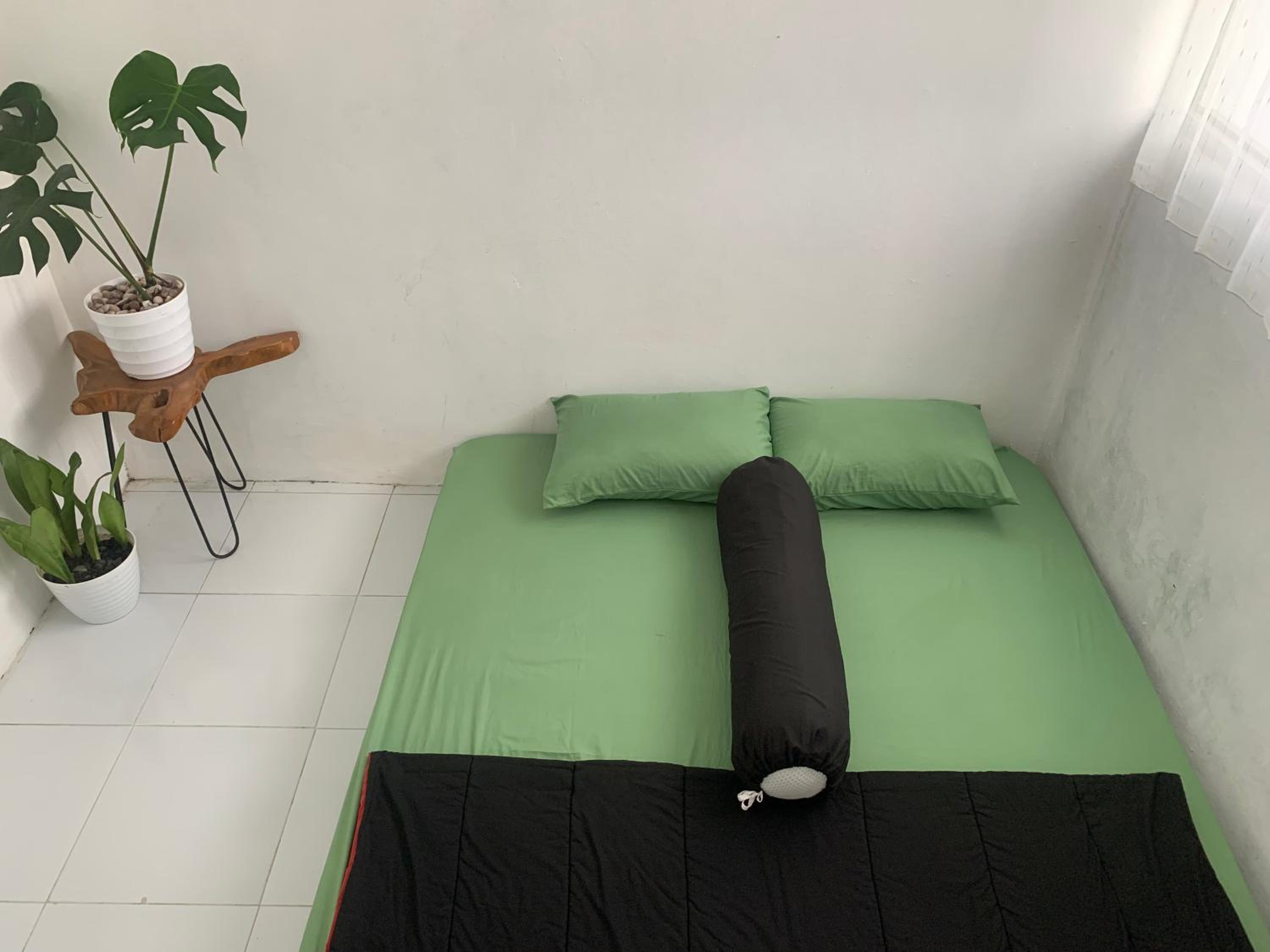 One-Bedroom House photo 1