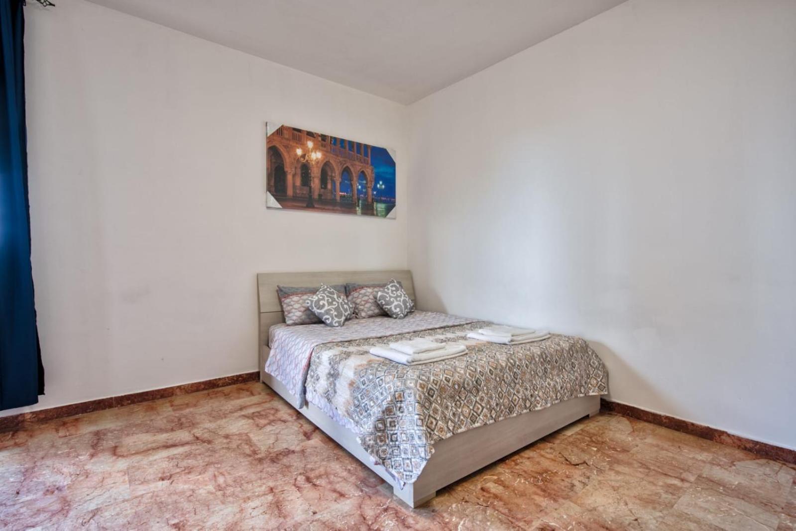 Basic Triple Room photo 2