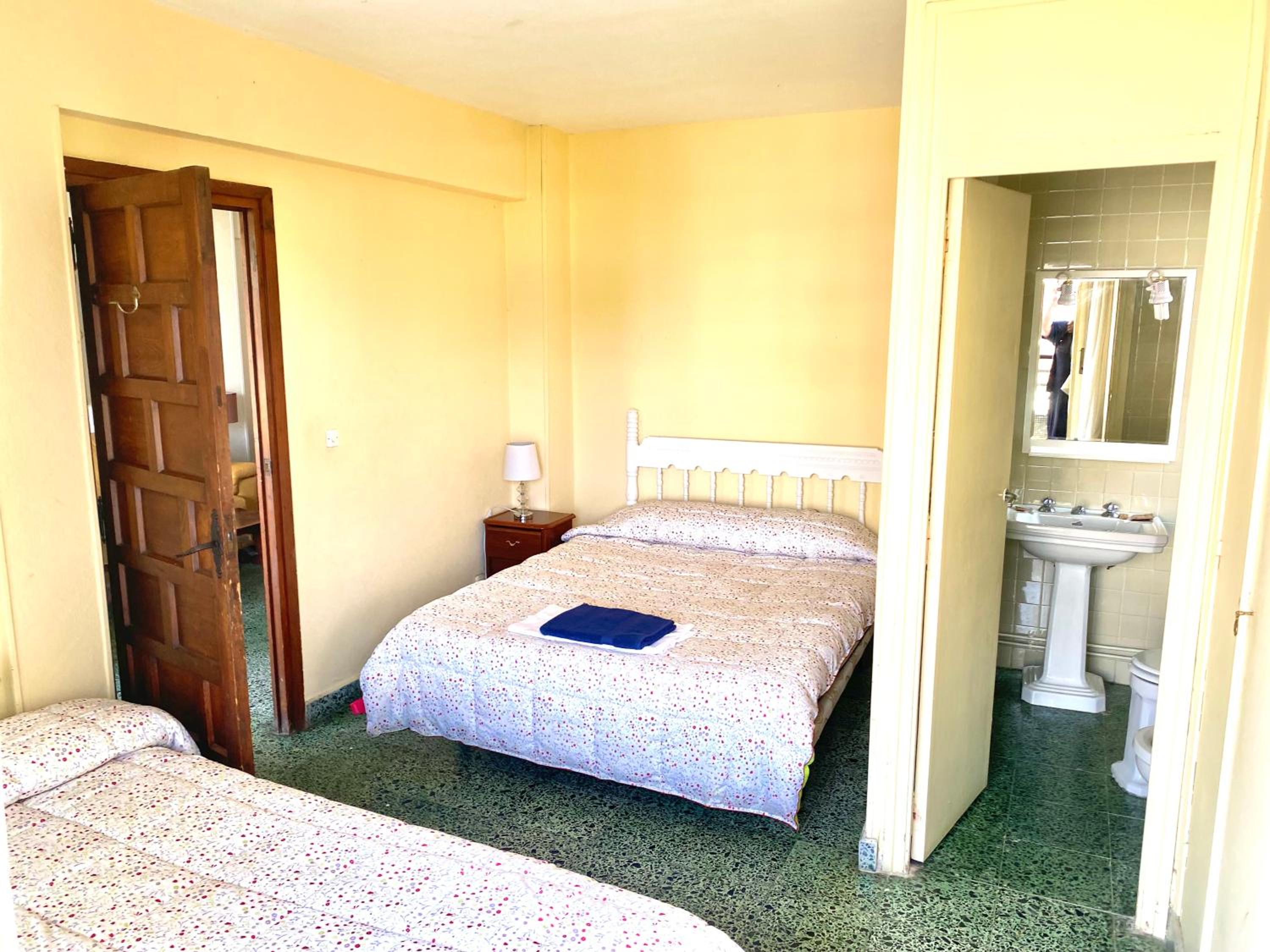 Apartamento de tres habitaciones con vista al mar