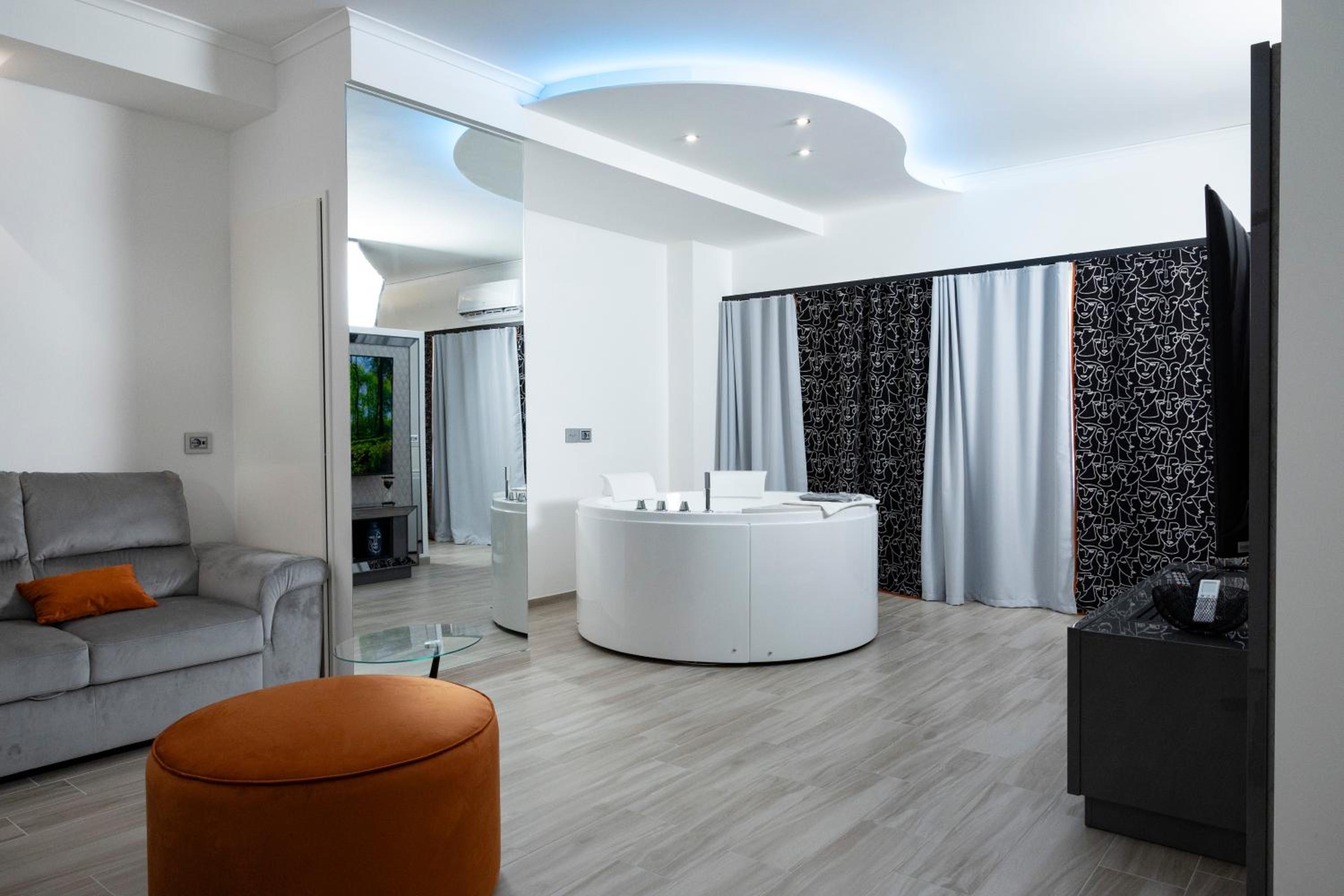 Deluxe Double Room with Bath