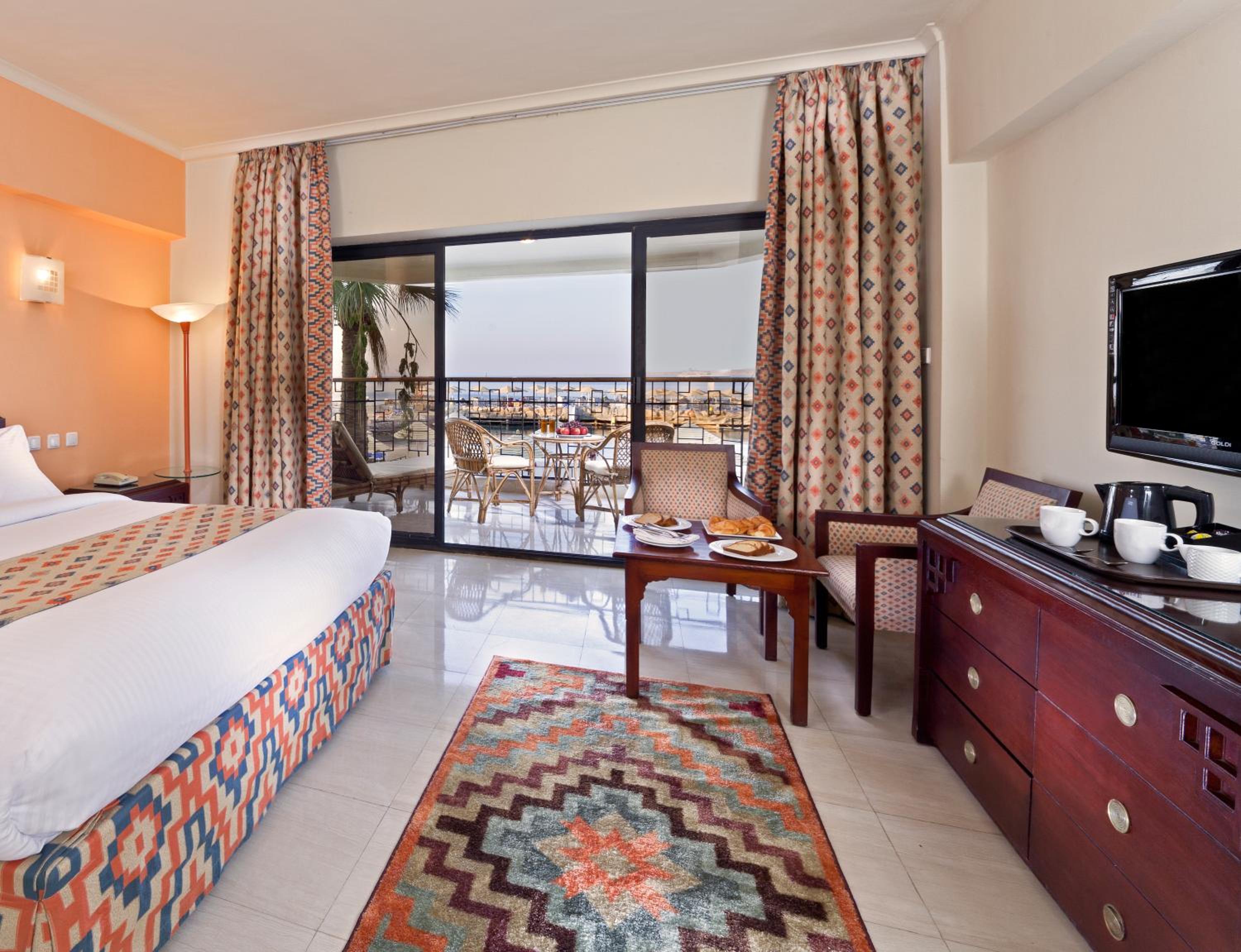 Deluxe Room Sea View - Photo 3
