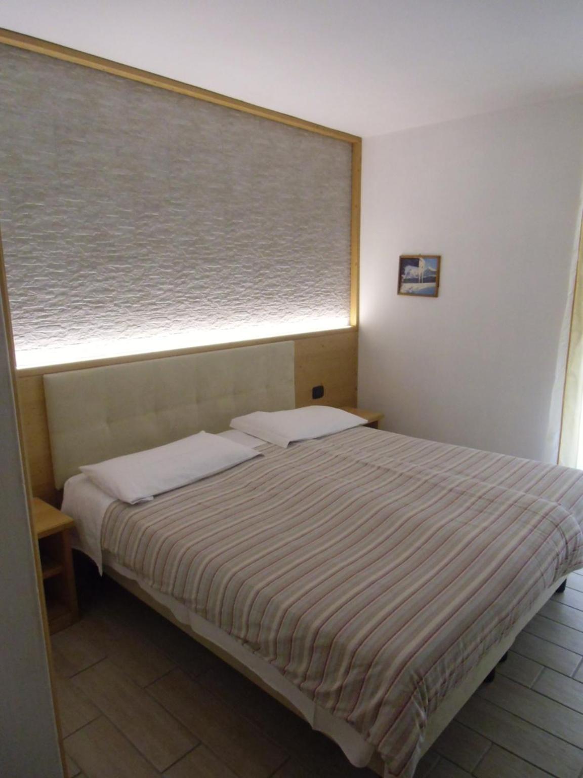 Double or Twin Room with Mountain View photo 1