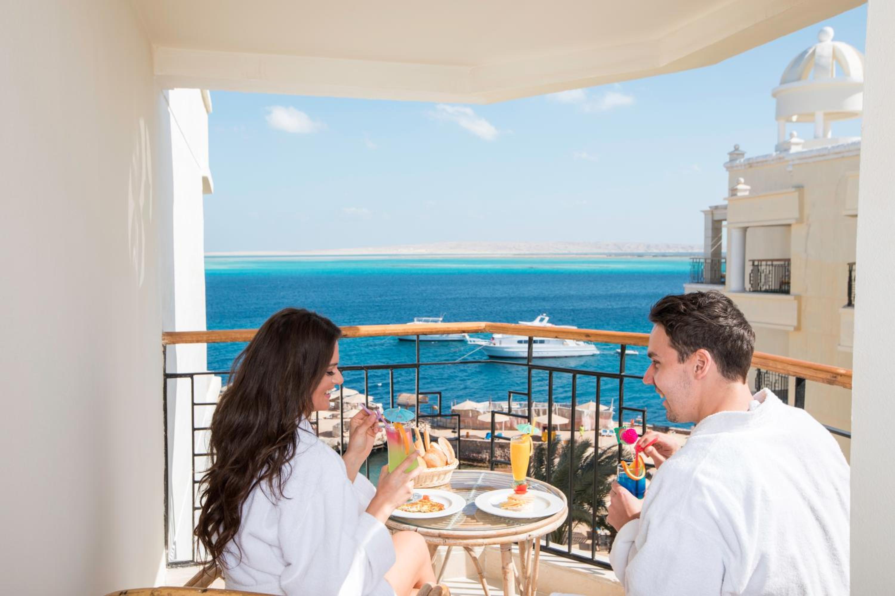 Superior Room with Sea View - Photo 5
