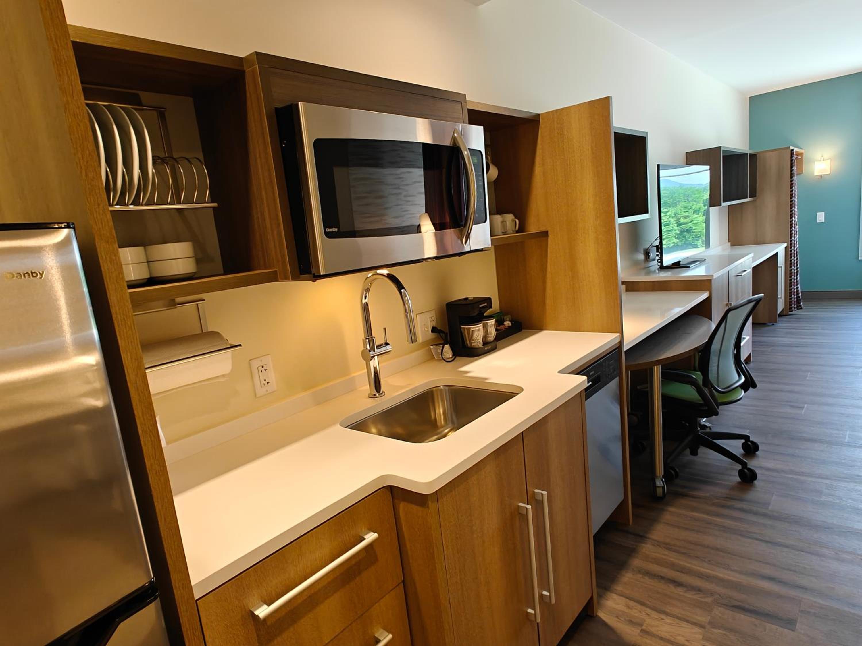 King Studio Suite - Photo 15