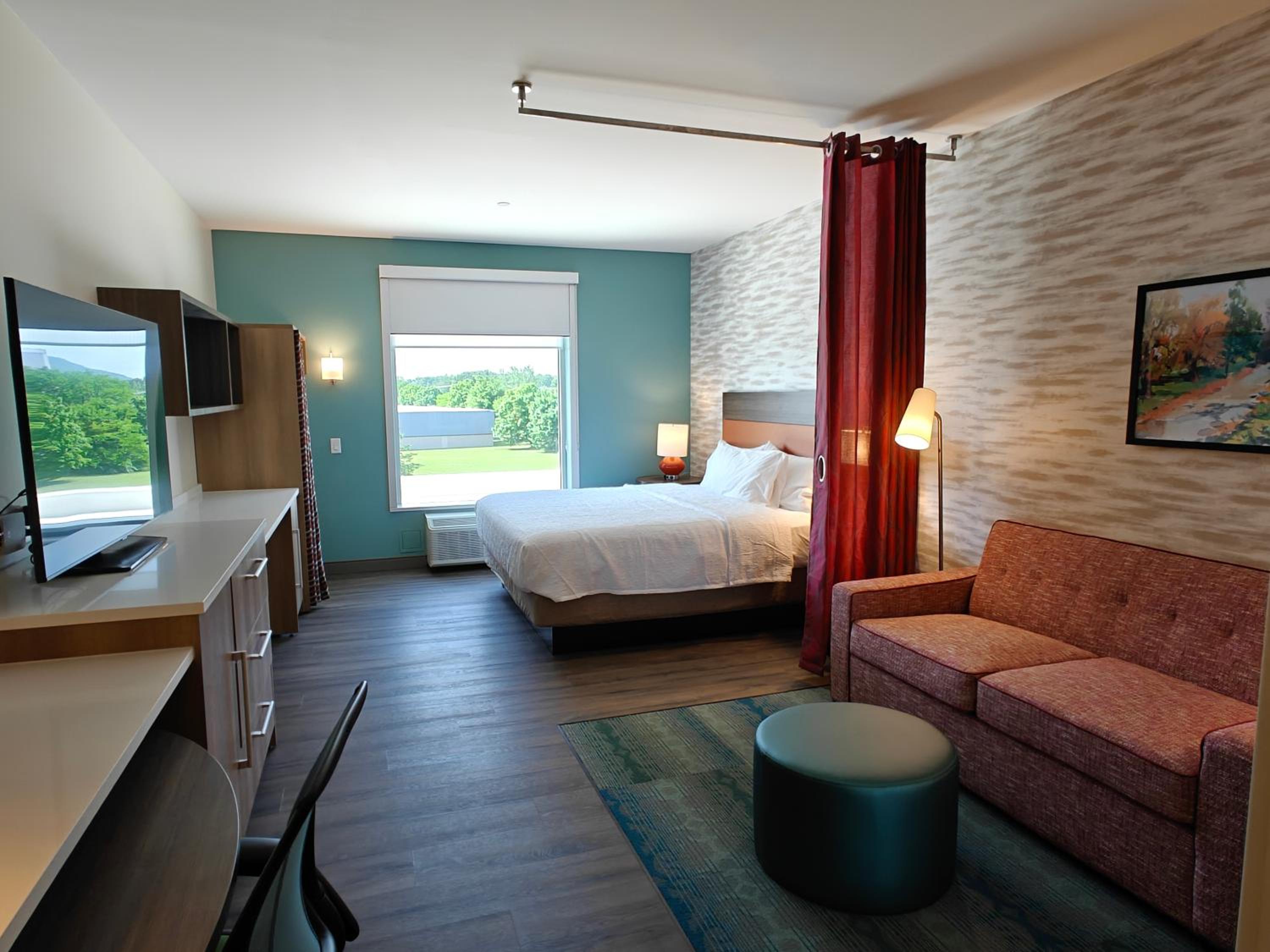 King Studio Suite - Photo 13