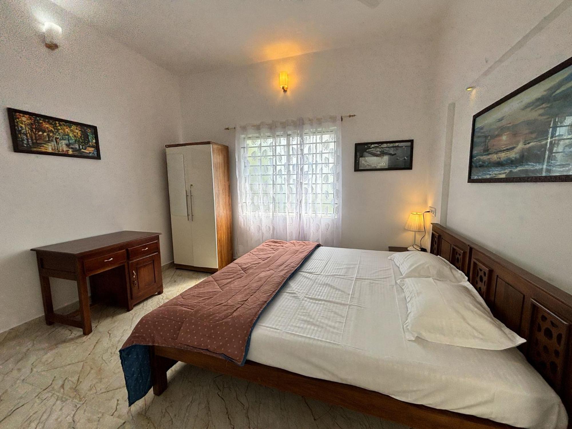 Double or Twin Room with Private Bathroom photo 3