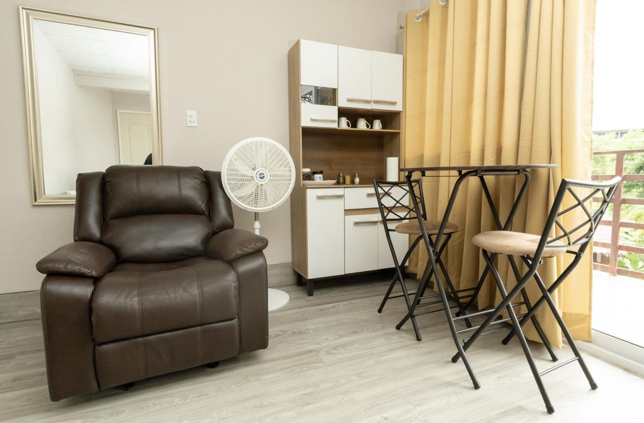 Deluxe Apartment photo 2