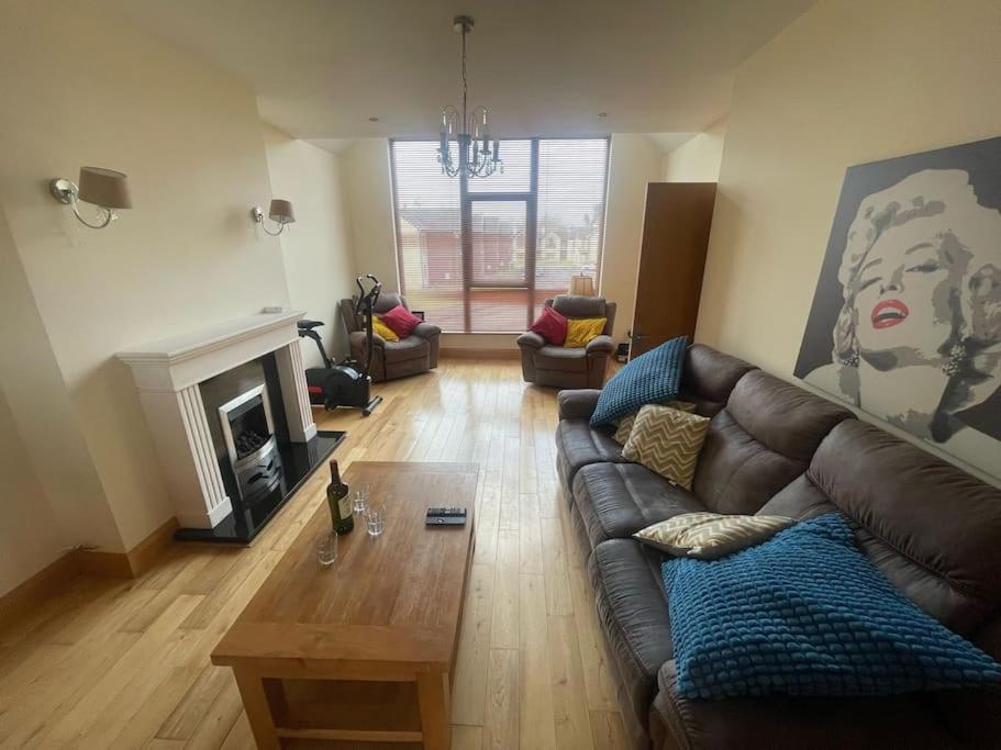 Three-Bedroom Villa photo 3