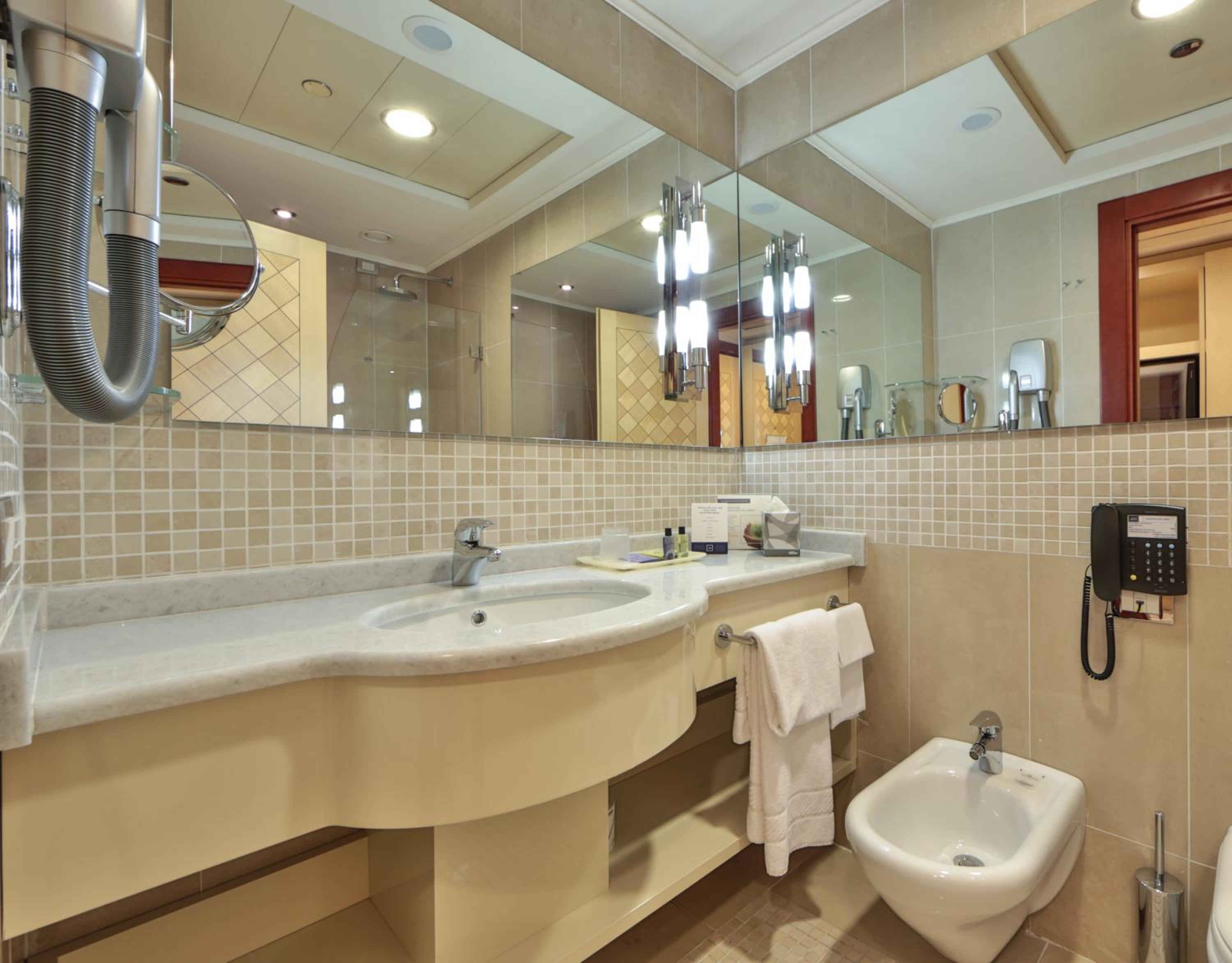 Executive Double Room - Photo 2