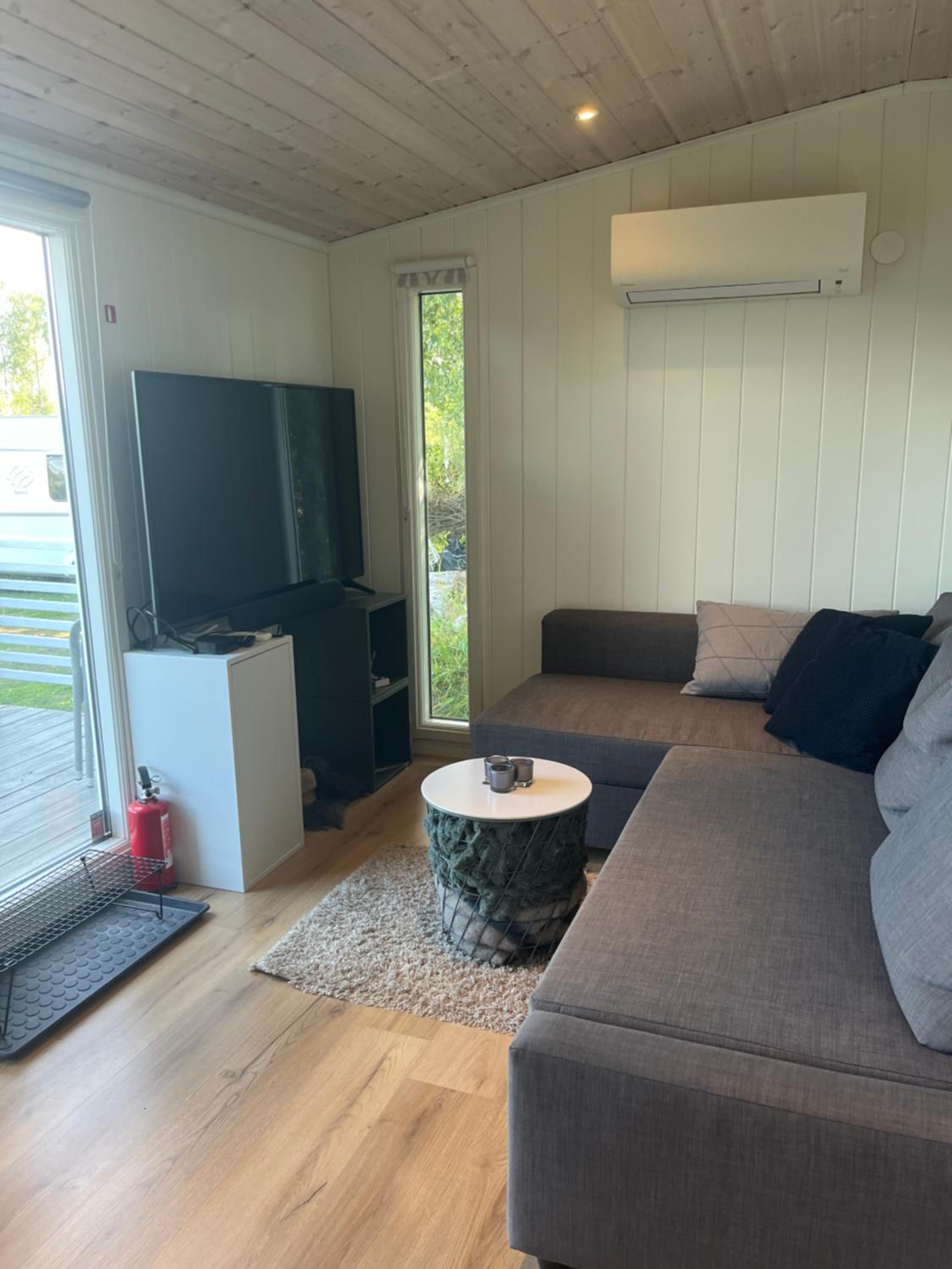 One-Bedroom House photo 1