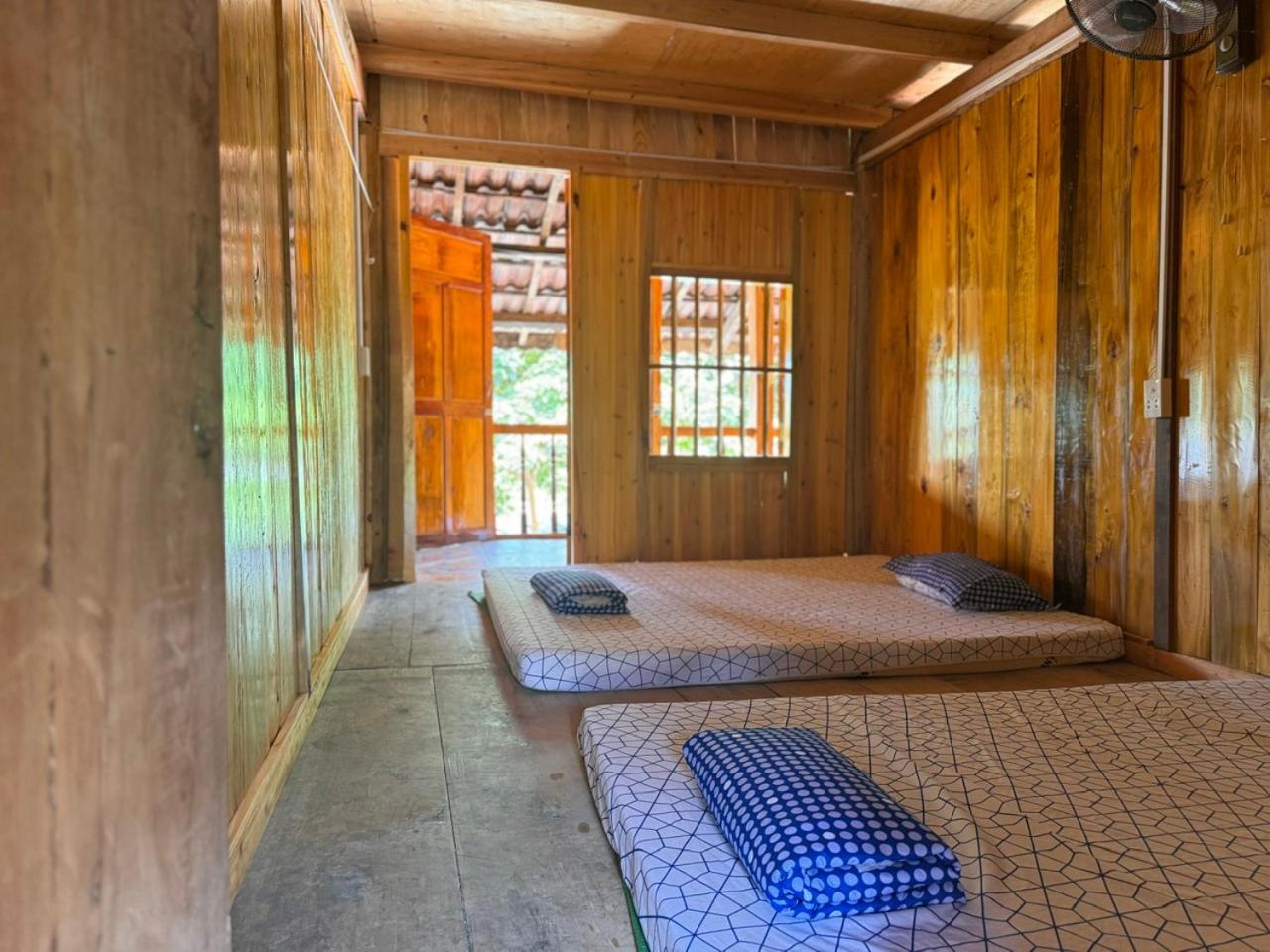 Quadruple Room with Private Bathroom photo 1