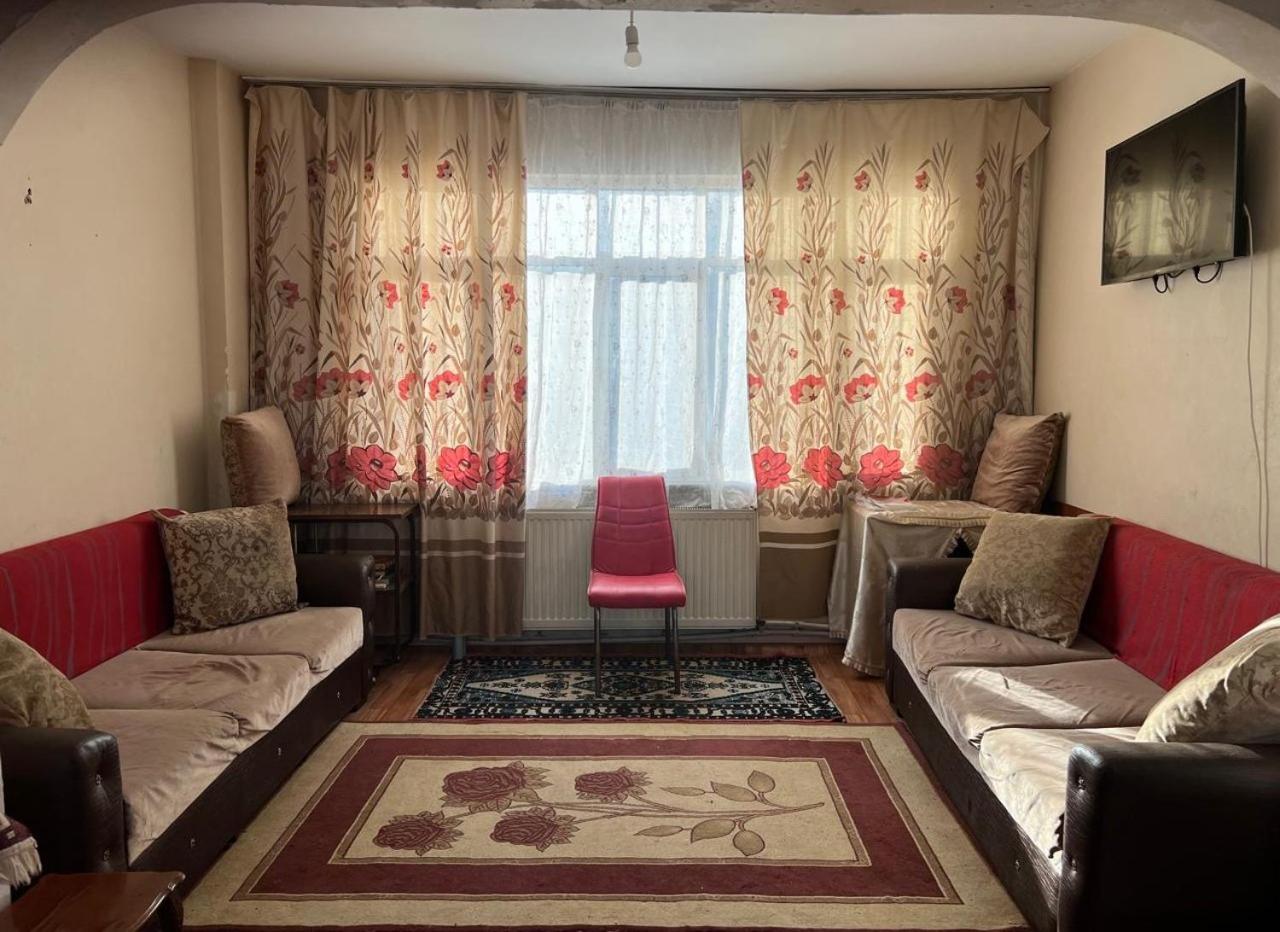 Family Two-Bedroom Apartment With View photo 2