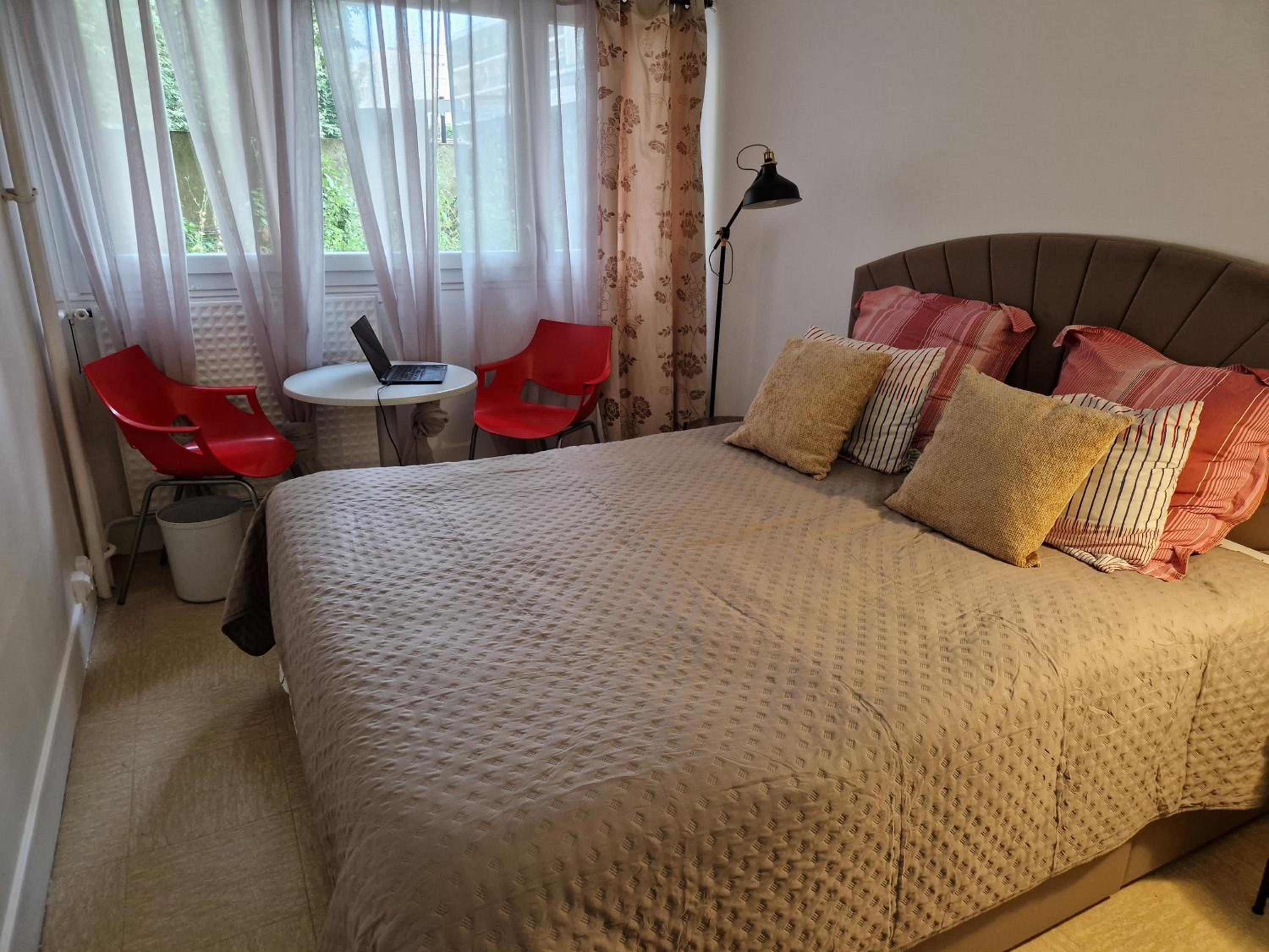 Deluxe Queen Room