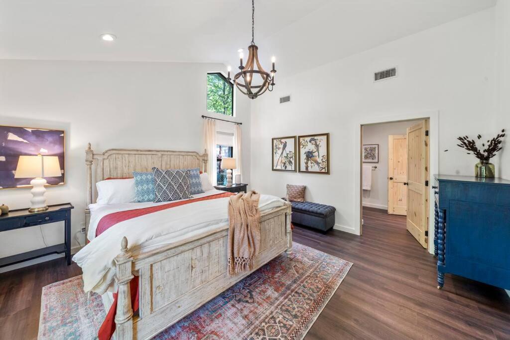 Four-Bedroom House photo 1