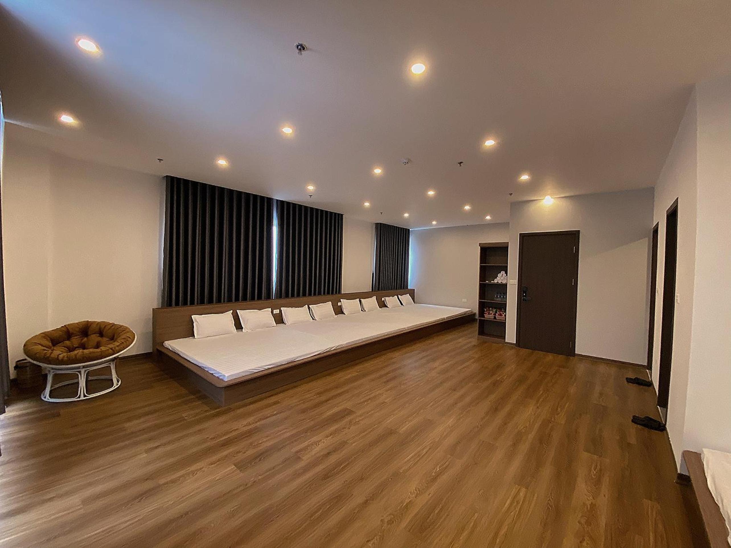 6-Bed Mixed Dormitory Room photo 2