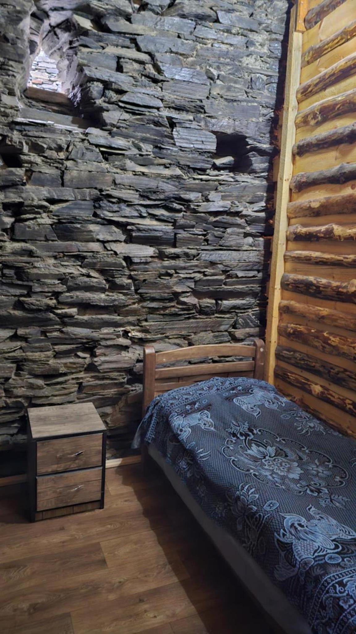 Triple Room With Shared Bathroom photo 2