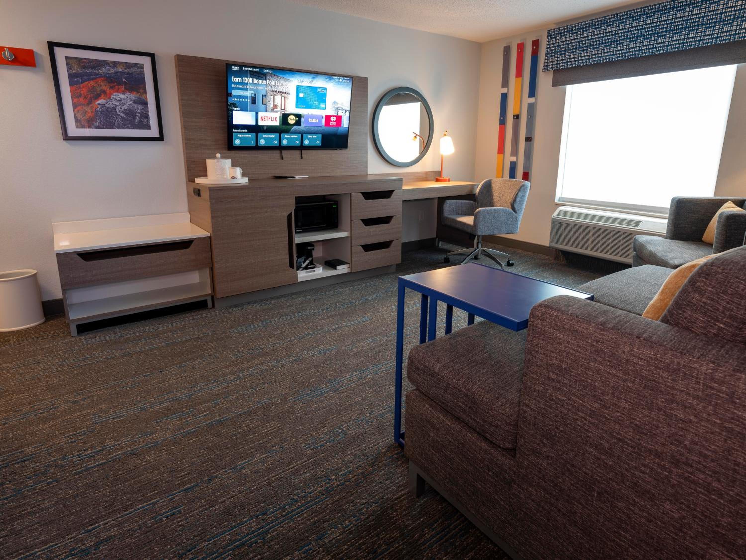 One-Bedroom King Suite photo 2