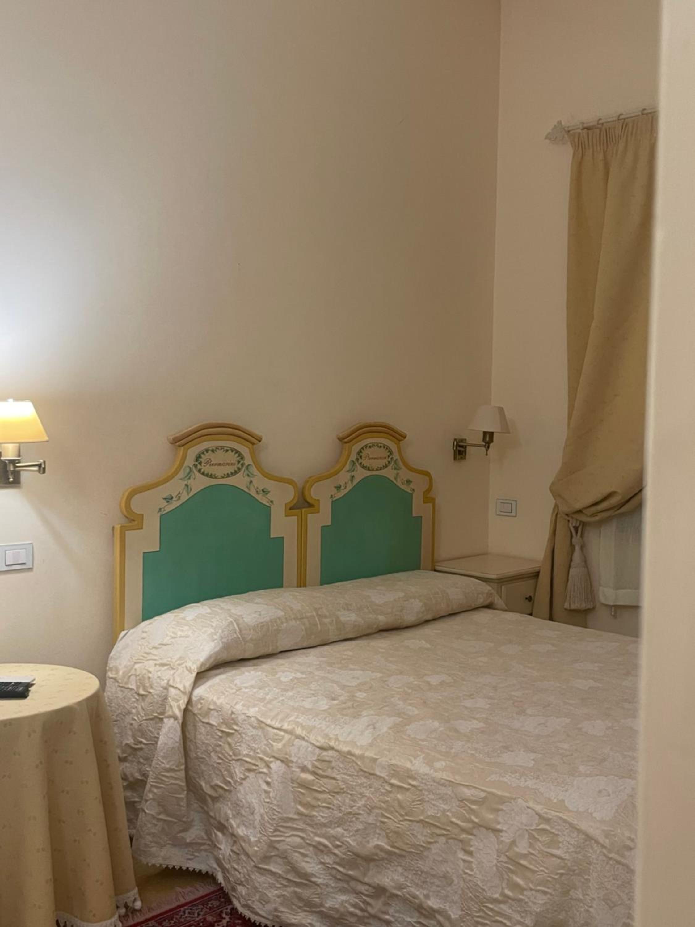 Large Double Room photo 1