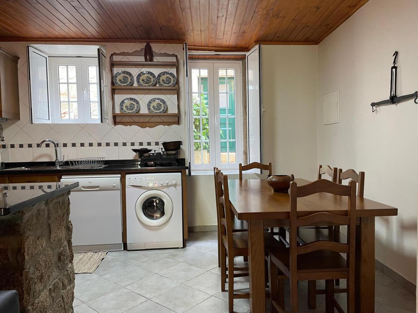 Two-Bedroom House - Photo 6