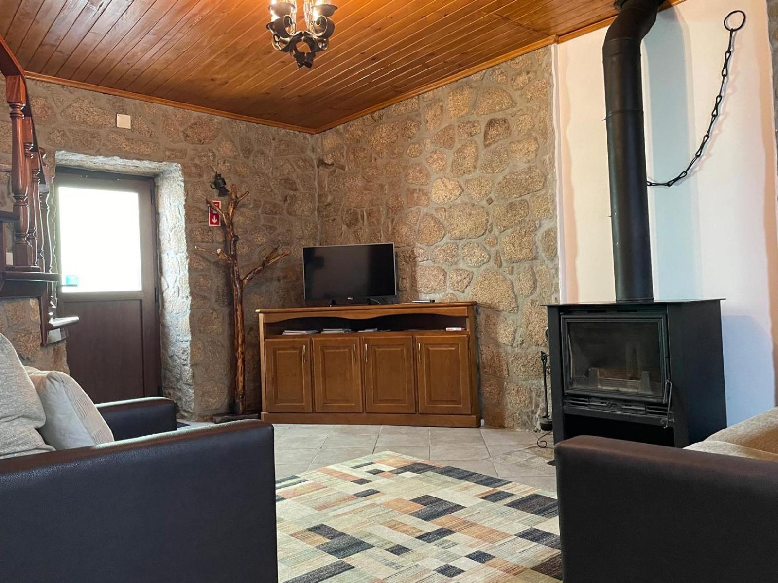 Two-Bedroom House - Photo 13